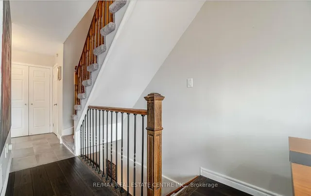 Additional property image - 2046 Glenada Cres