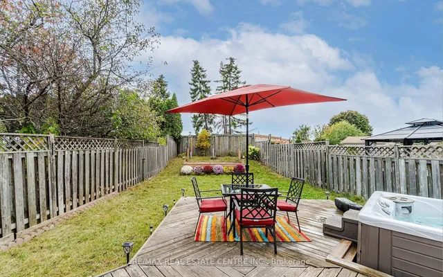 Additional property image - 2046 Glenada Cres
