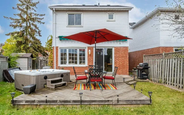 Additional property image - 2046 Glenada Cres