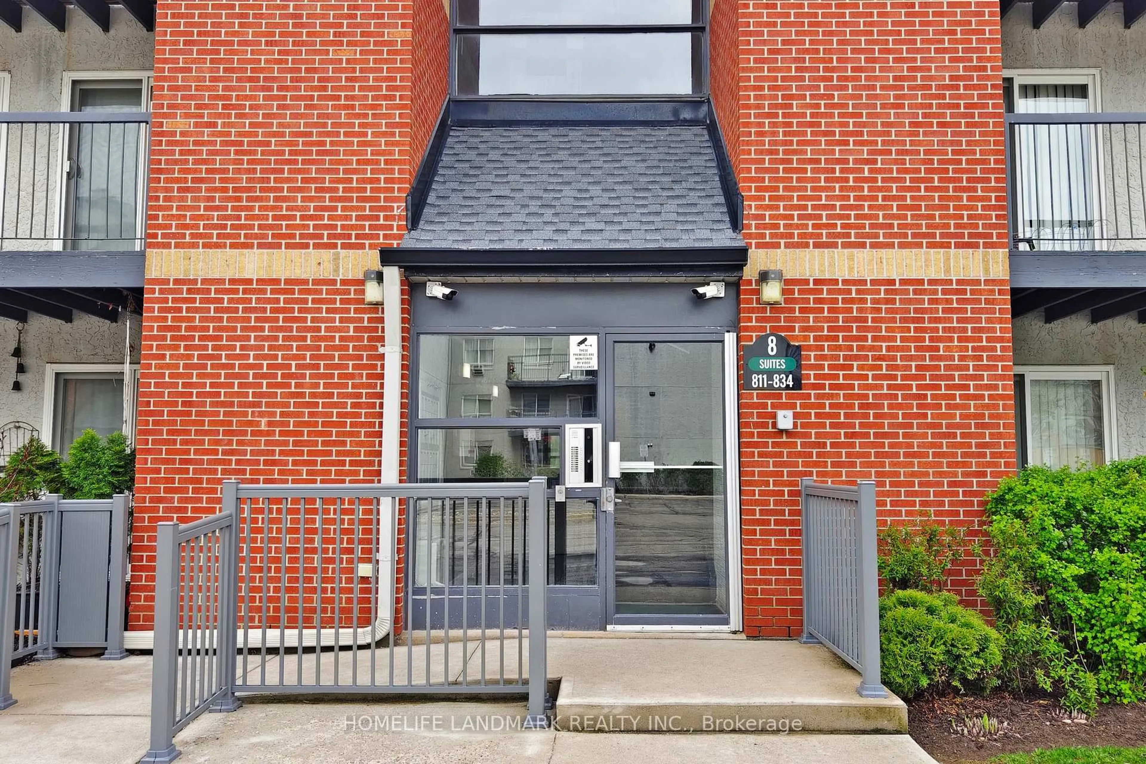 Indoor foyer for 1450 Glen Abbey Gate #823, Oakville Ontario L6M 2V7