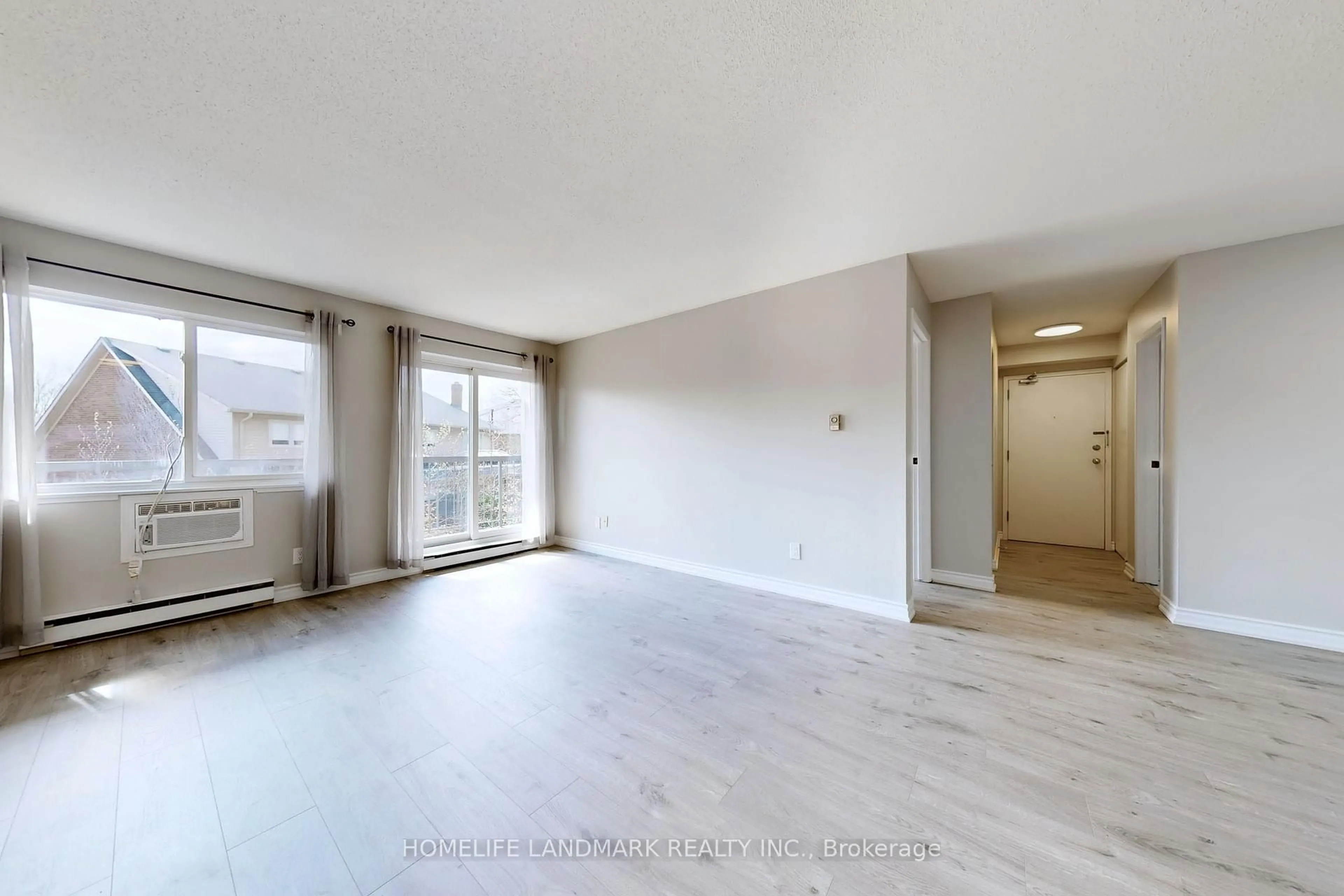 A pic of a room for 1450 Glen Abbey Gate #823, Oakville Ontario L6M 2V7