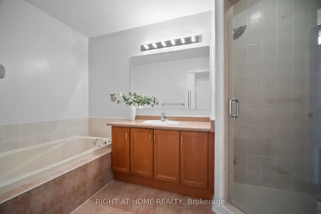 Additional property image - 1085 Foxglove Pl