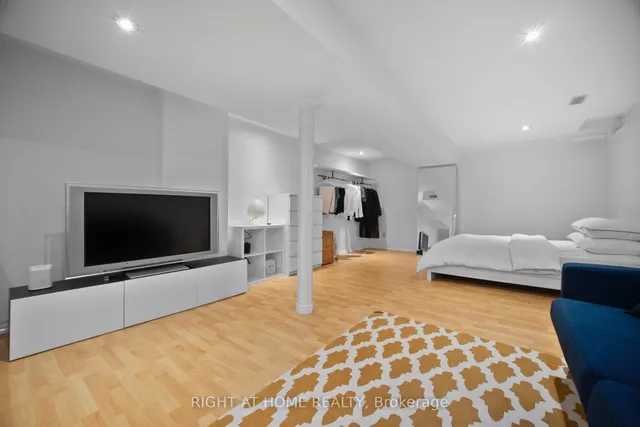 Additional property image - 1085 Foxglove Pl