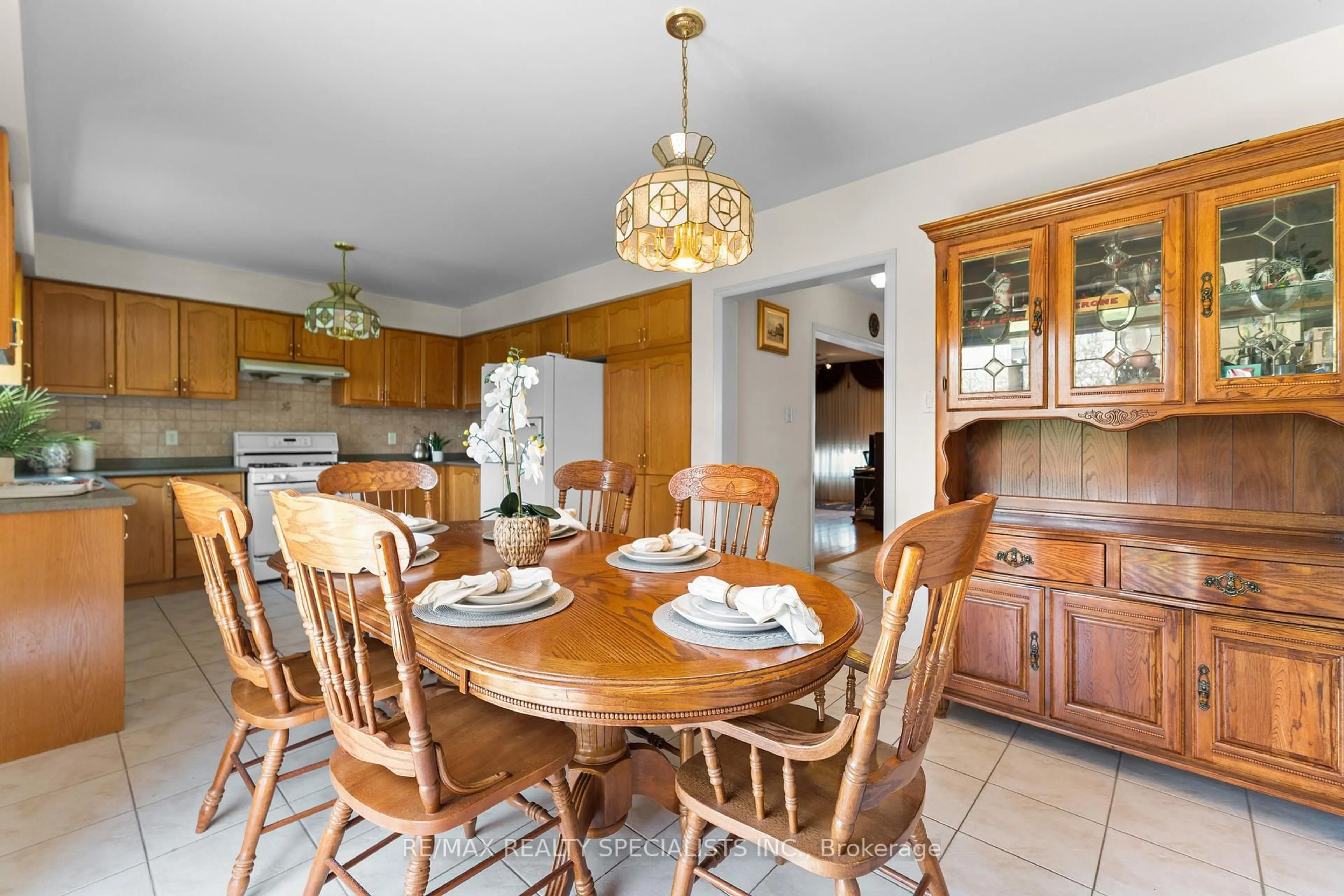 Dining room, ceramic/tile floor for 77 Loons Call Cres, Brampton Ontario L6R 2G4