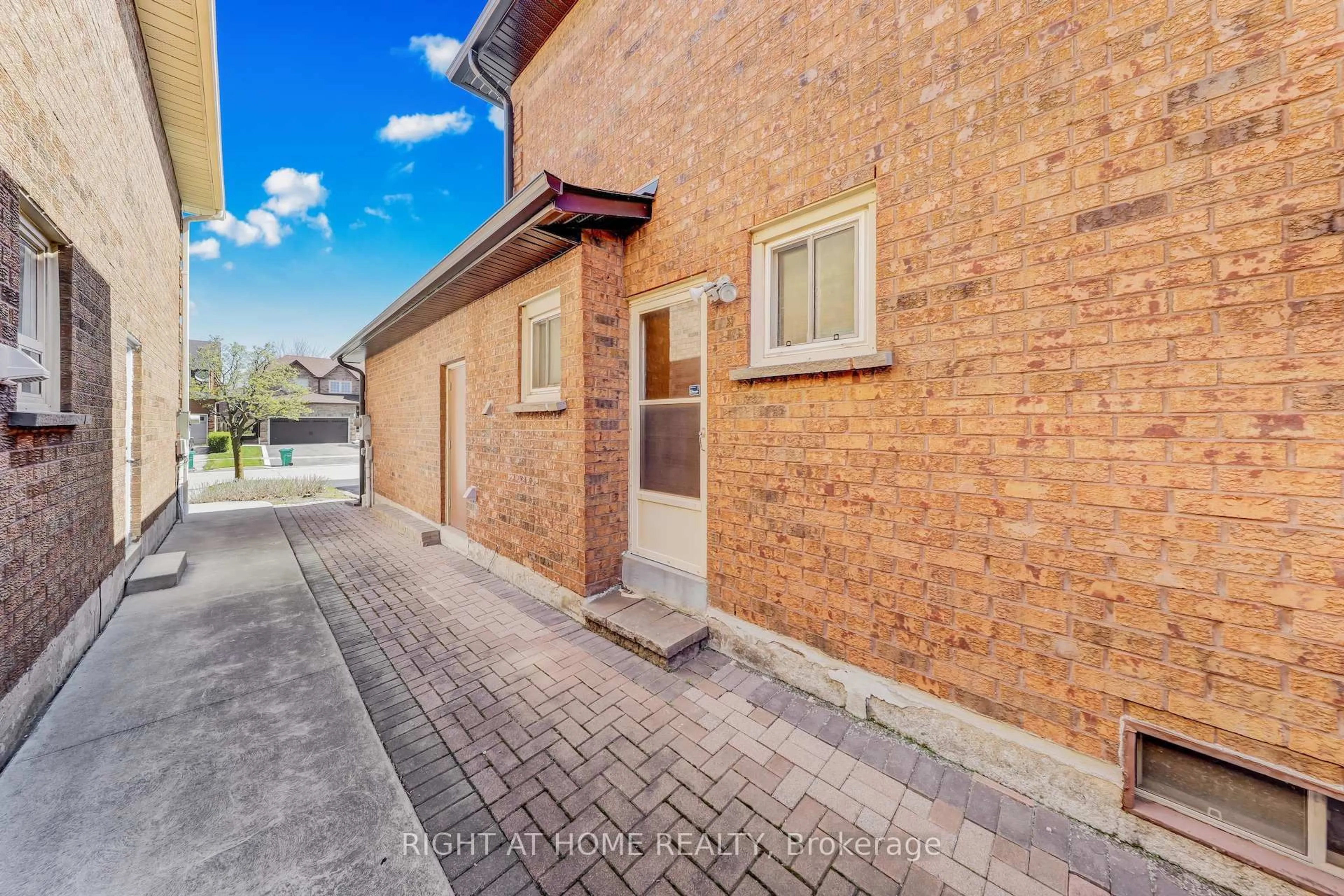 Unknown for 4341 Idlewilde Cres, Mississauga Ontario L5M 4E2
