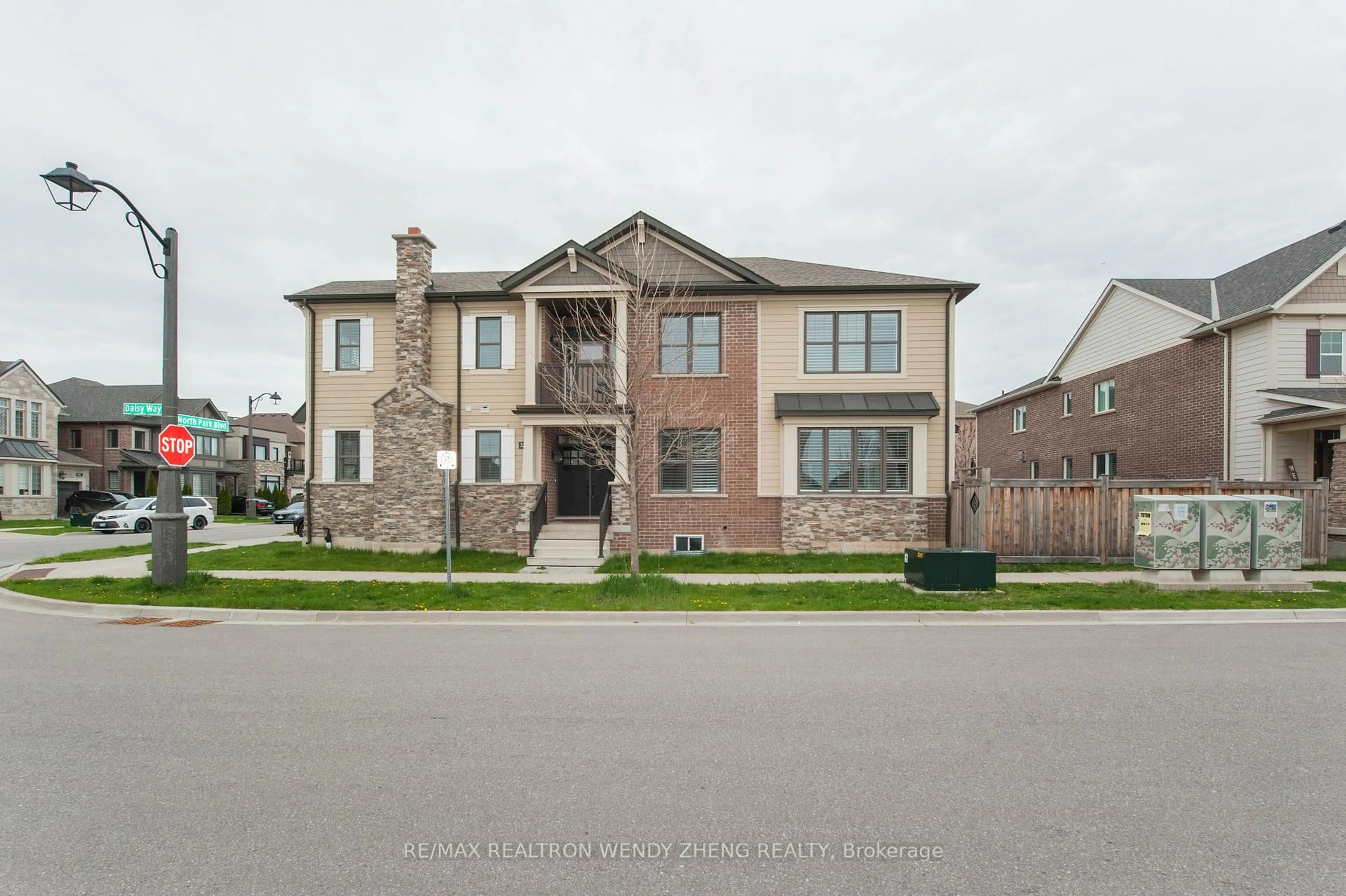 Home with brick exterior material, street for 3209 Daisy Way, Oakville Ontario L6M 1L4