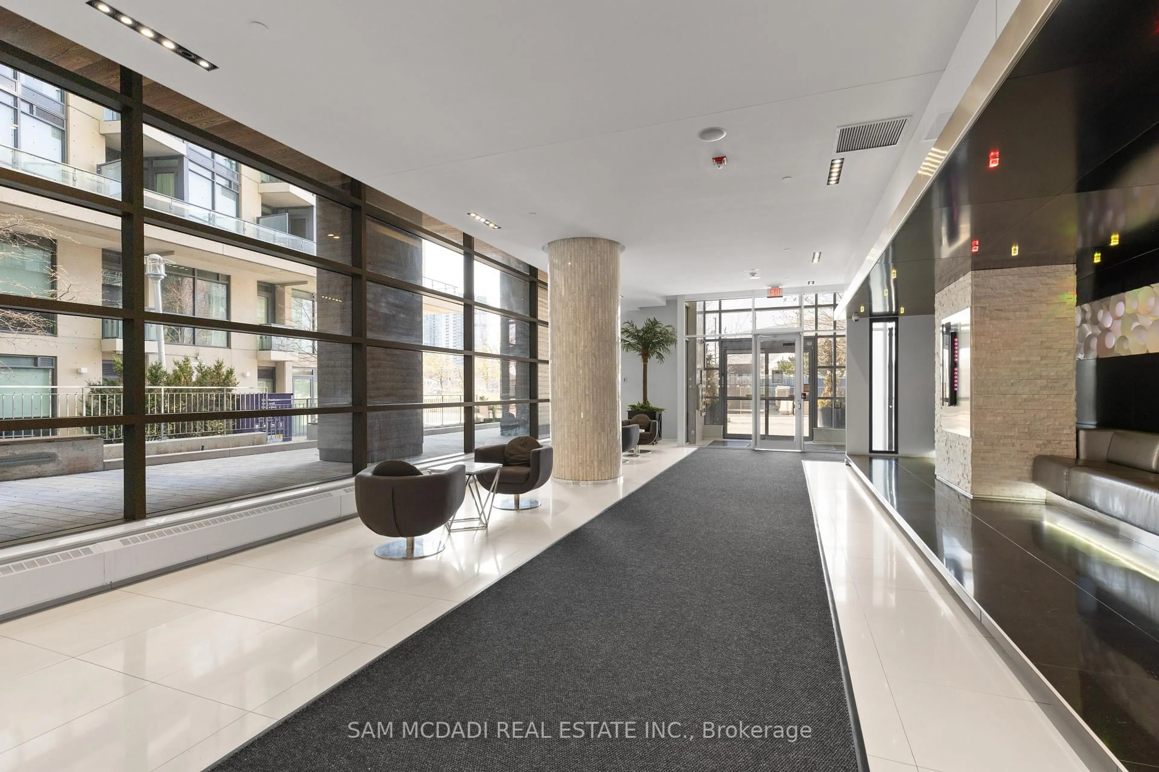 Indoor foyer for 56 Annie Craig Dr #2101, Toronto Ontario M8V 0C8