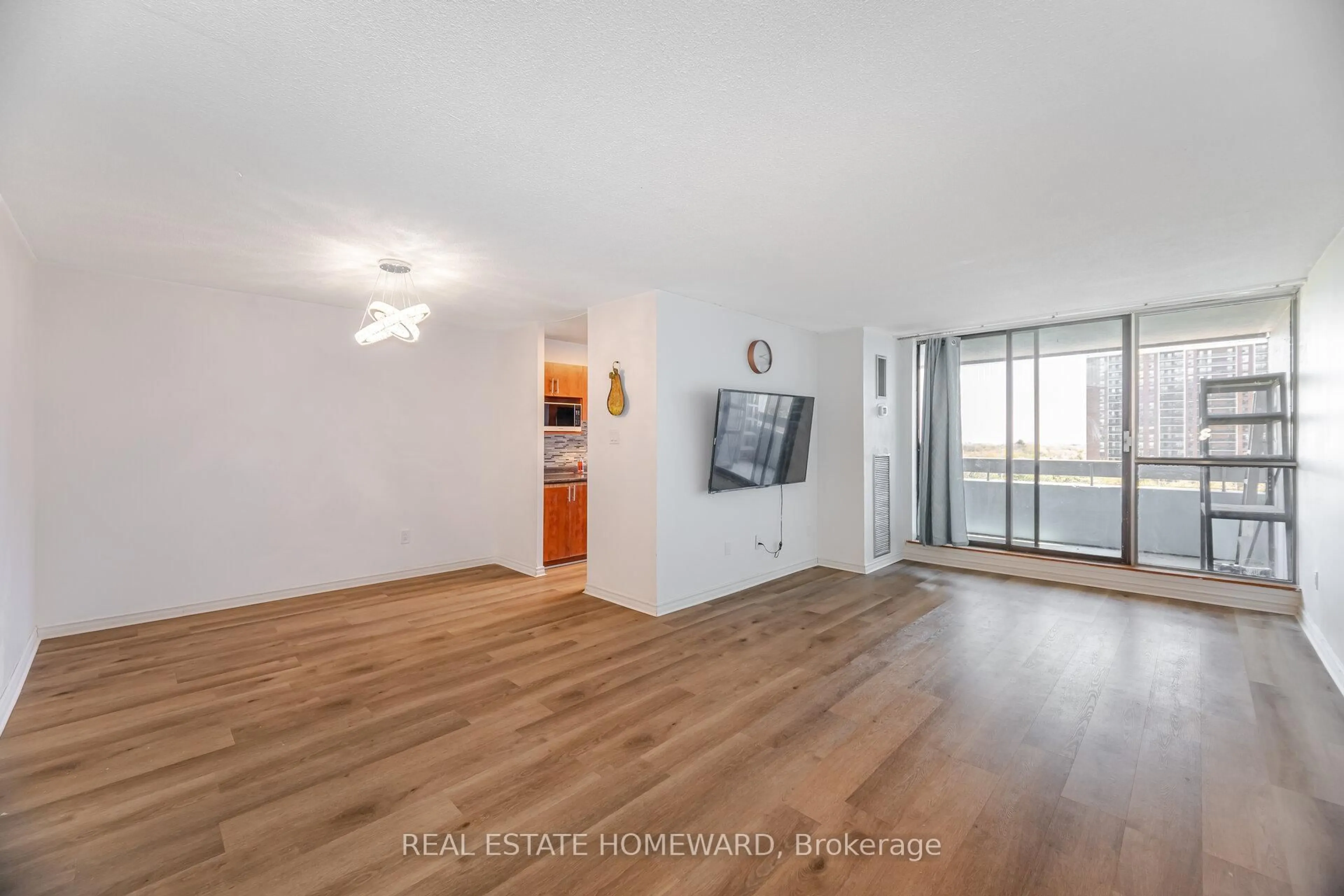 A pic of a room for 25 Kensington Rd #709, Brampton Ontario L6T 3W8