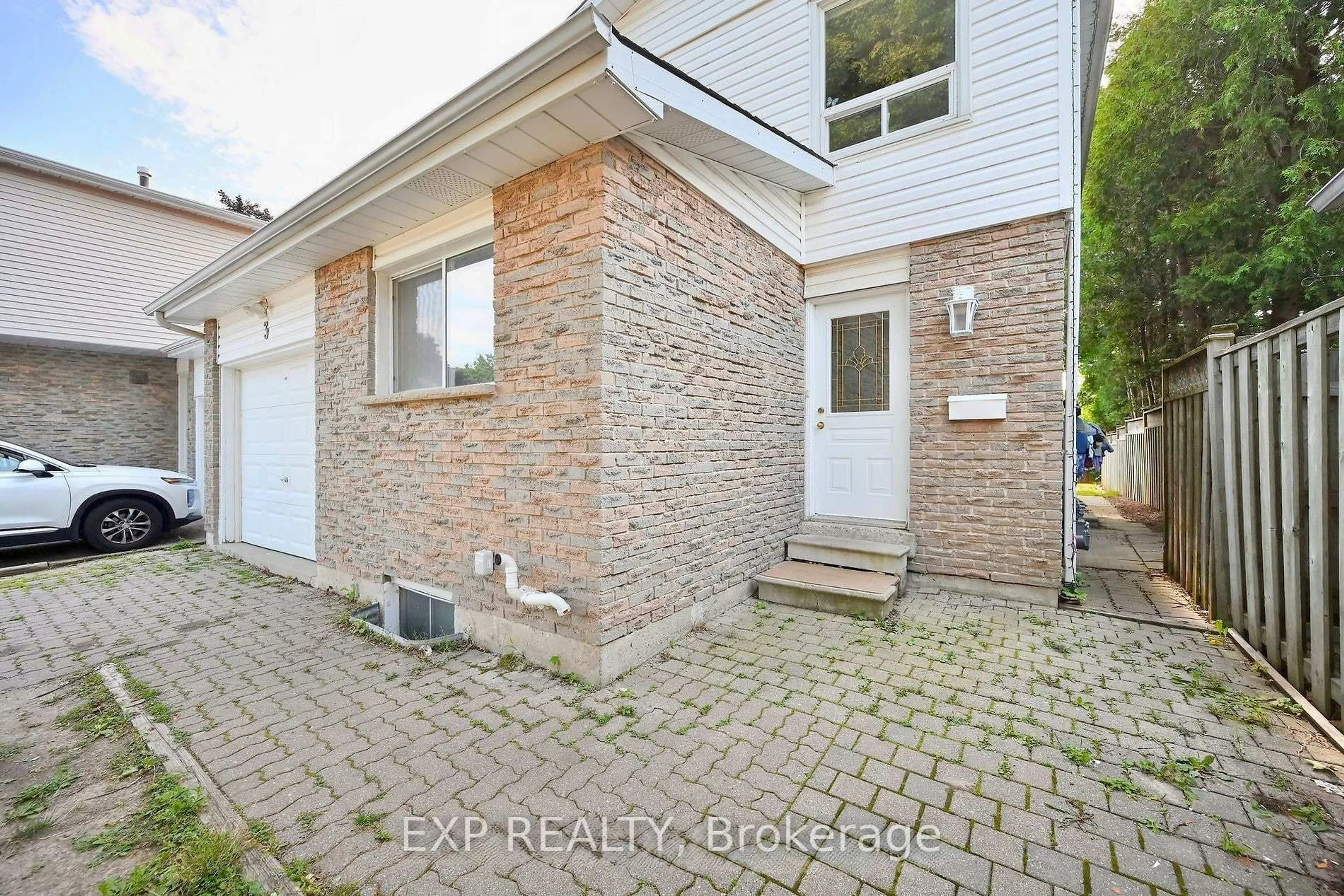 Home with brick exterior material, street for 3 Moonstream Crt #3, Mississauga Ontario L5N 2P8