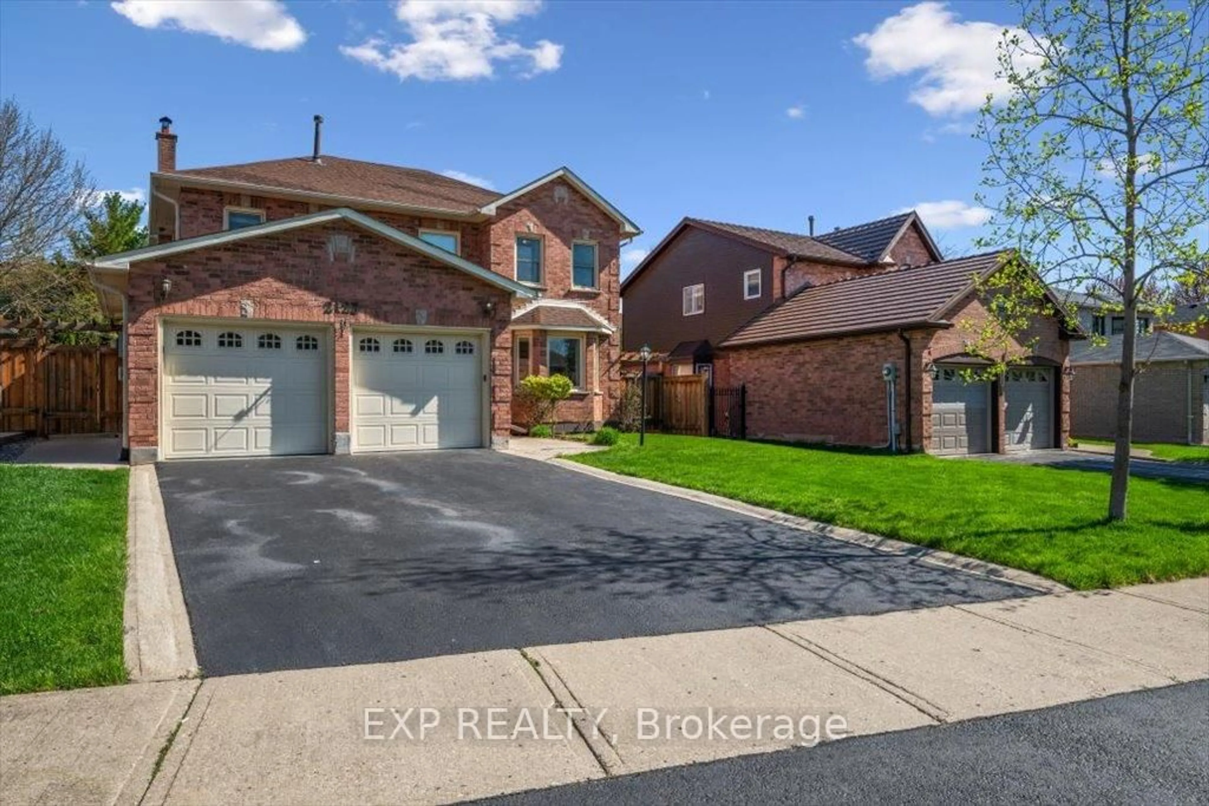 Home with brick exterior material, street for 2123 Mayflower Blvd, Oakville Ontario L6H 4E6