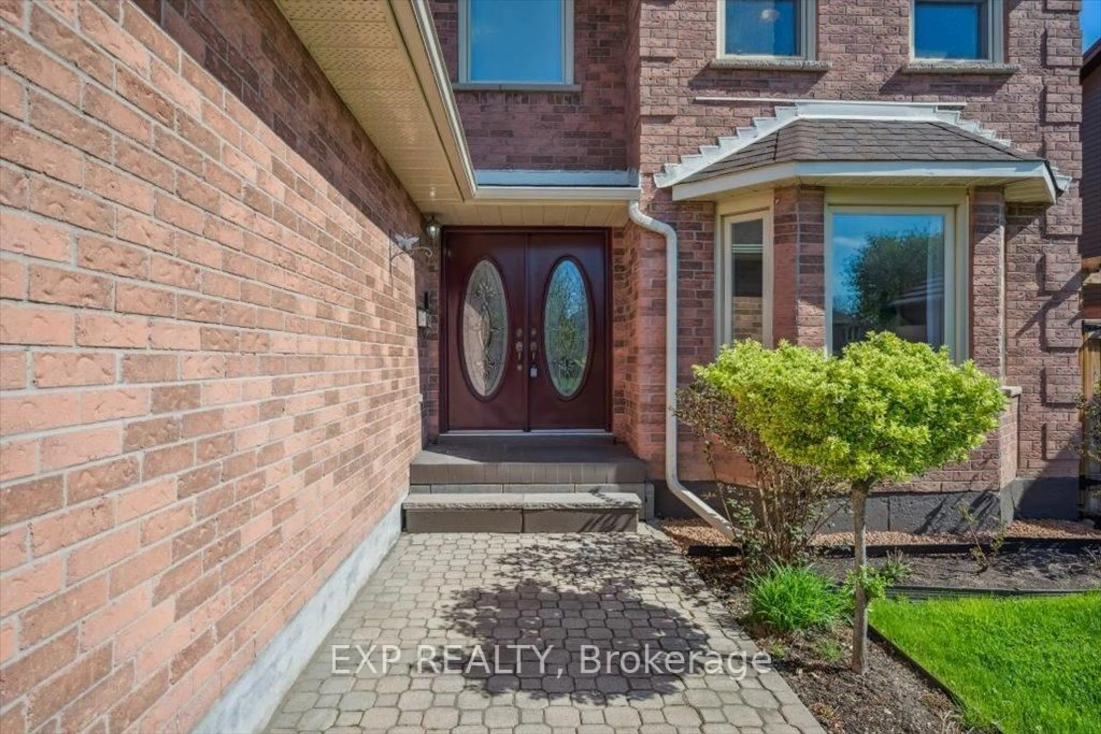 Home with brick exterior material, street for 2123 Mayflower Blvd, Oakville Ontario L6H 4E6