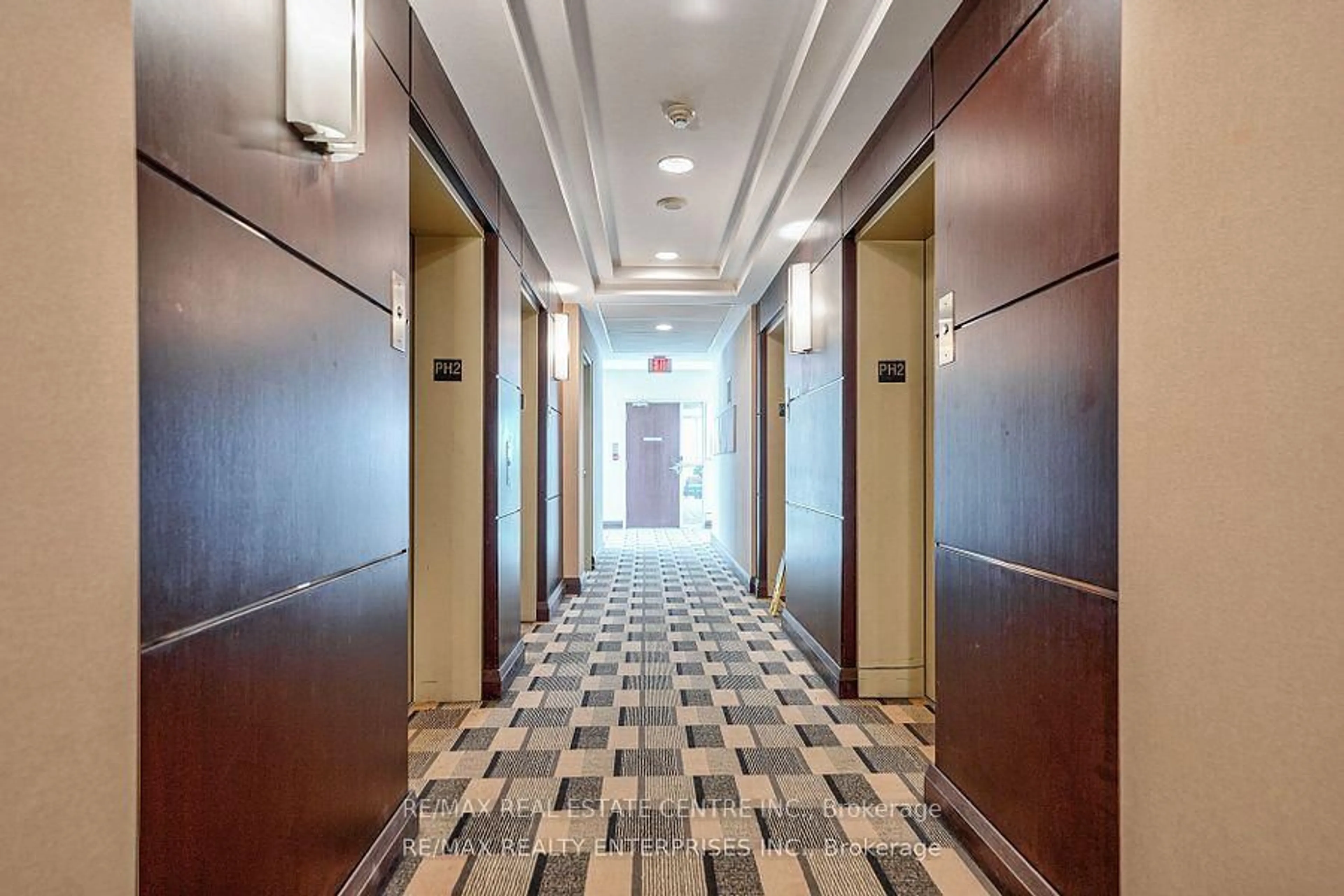 Indoor foyer for 208 Enfield Pl #2701, Mississauga Ontario L5B 0G8
