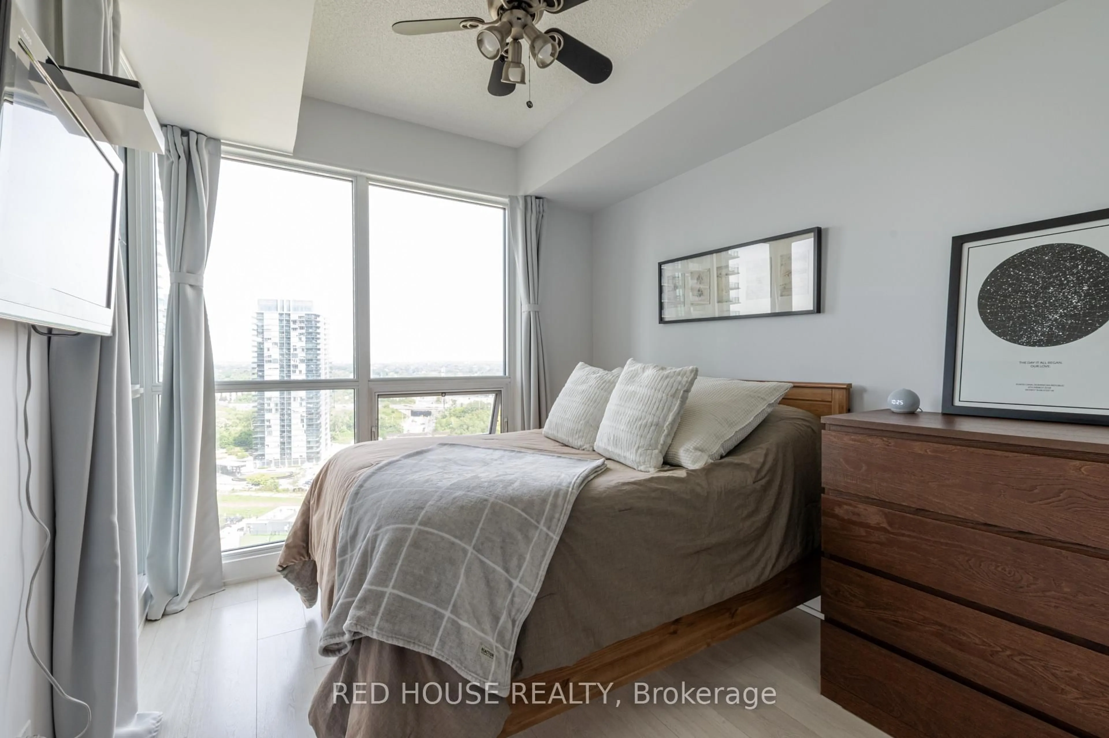 Bedroom with bed, wood/laminate floor for 2200 Lakeshore Blvd #2506, Toronto Ontario M8V 1A4