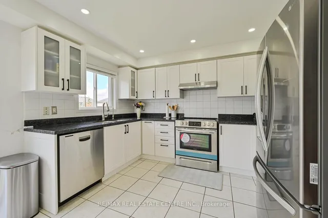 Additional property image - 4950 Albina Way Unit 93