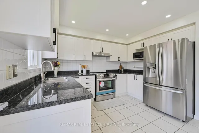 Additional property image - 4950 Albina Way Unit 93