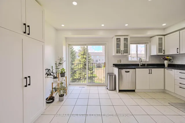Additional property image - 4950 Albina Way Unit 93