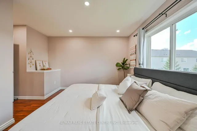 Additional property image - 4950 Albina Way Unit 93