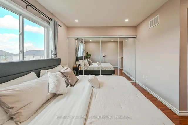 Additional property image - 4950 Albina Way Unit 93