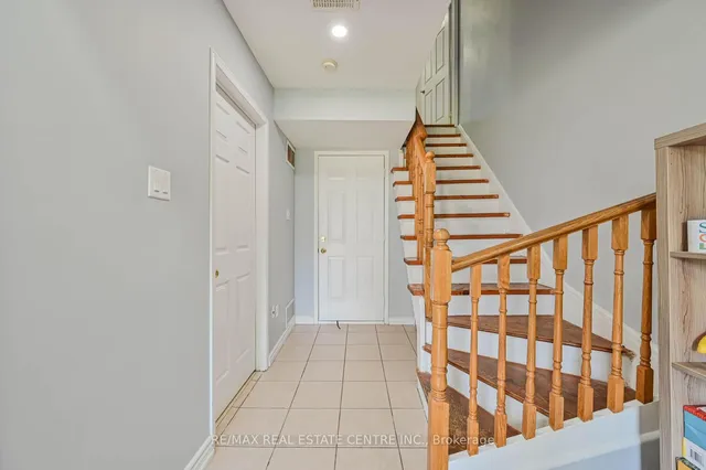 Additional property image - 4950 Albina Way Unit 93