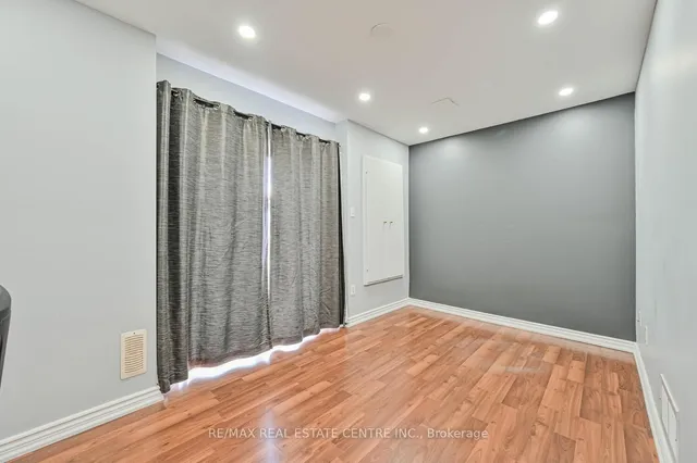 Additional property image - 4950 Albina Way Unit 93