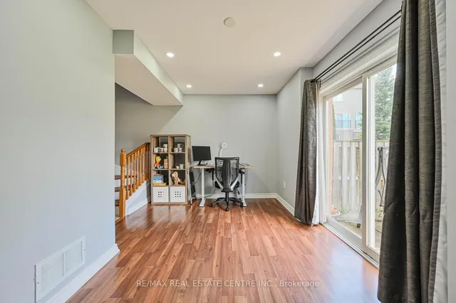 Additional property image - 4950 Albina Way Unit 93