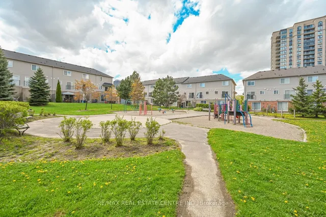 Additional property image - 4950 Albina Way Unit 93