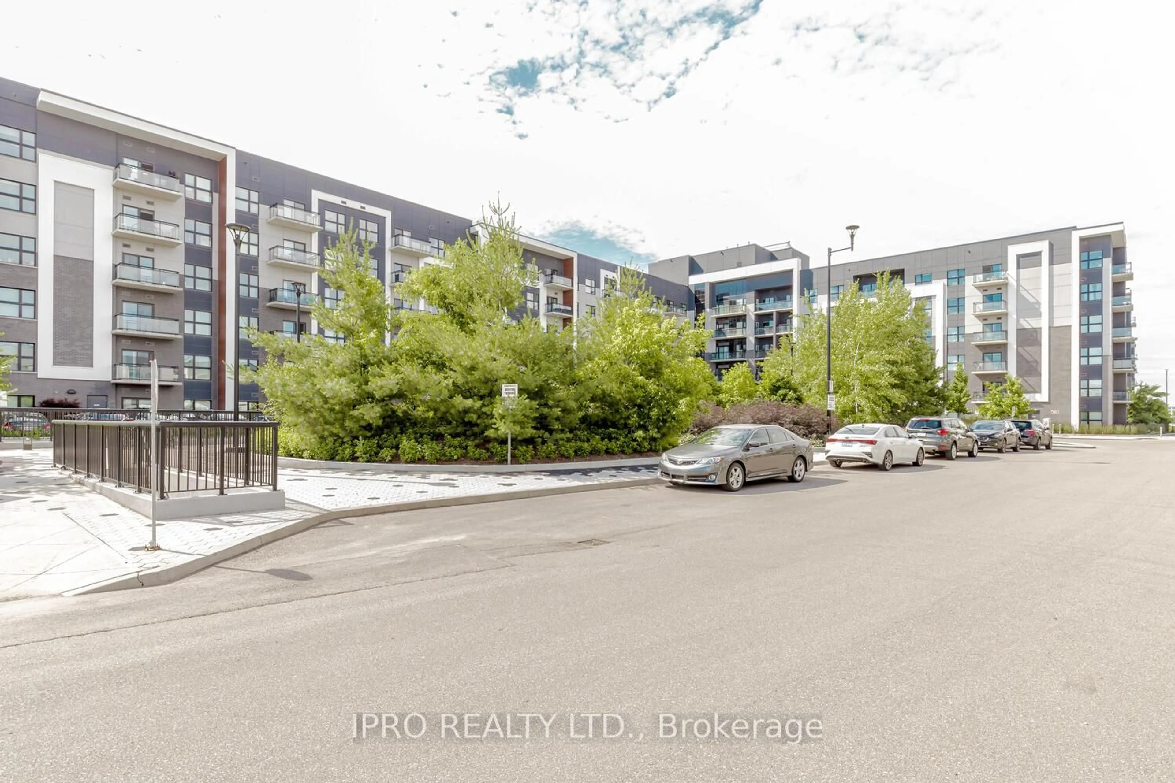 Unknown for 128 Grovewood Common N/A #318, Oakville Ontario L6H 0X3
