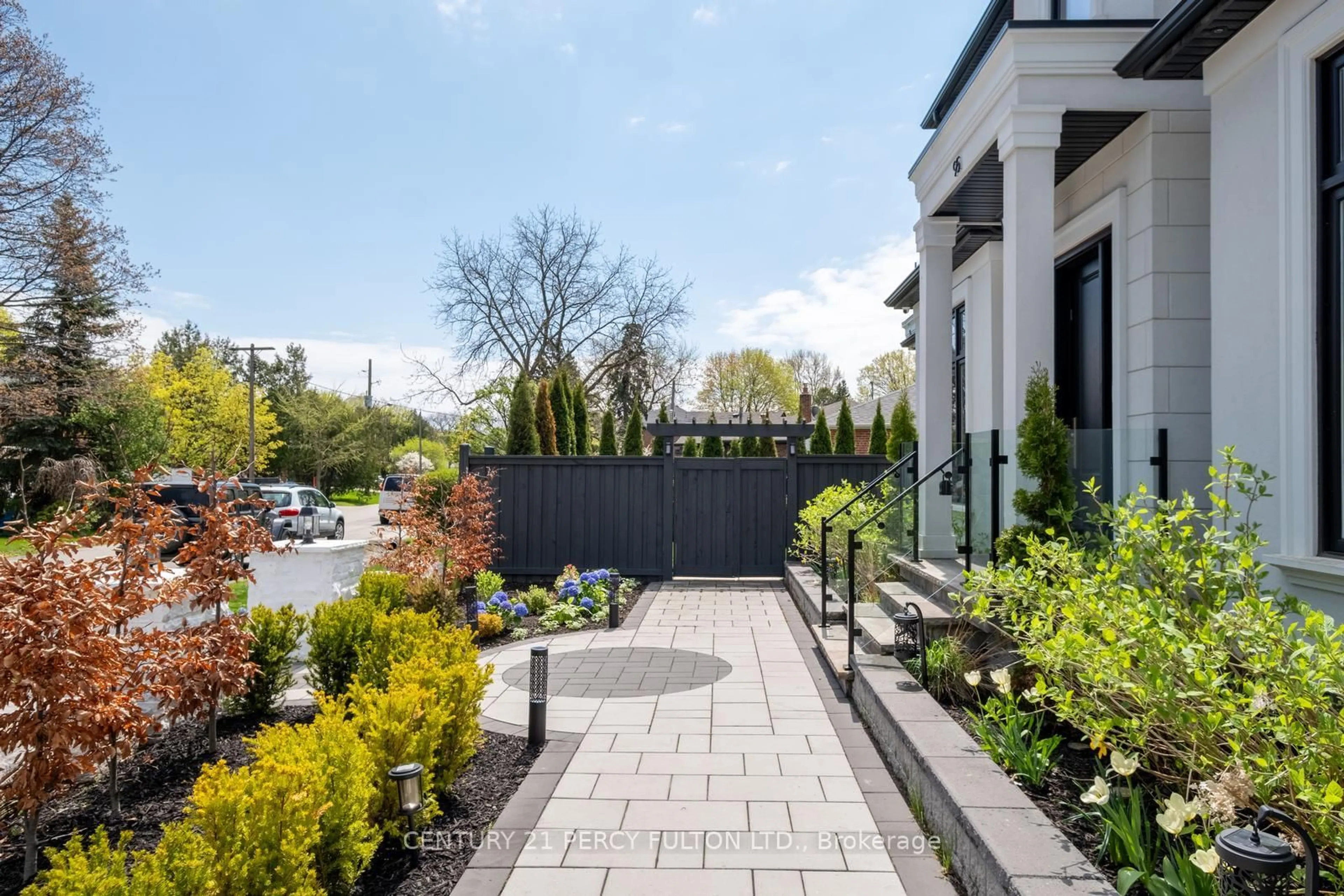 Patio, street for 95 Great Oak Dr, Toronto Ontario M9A 1N7