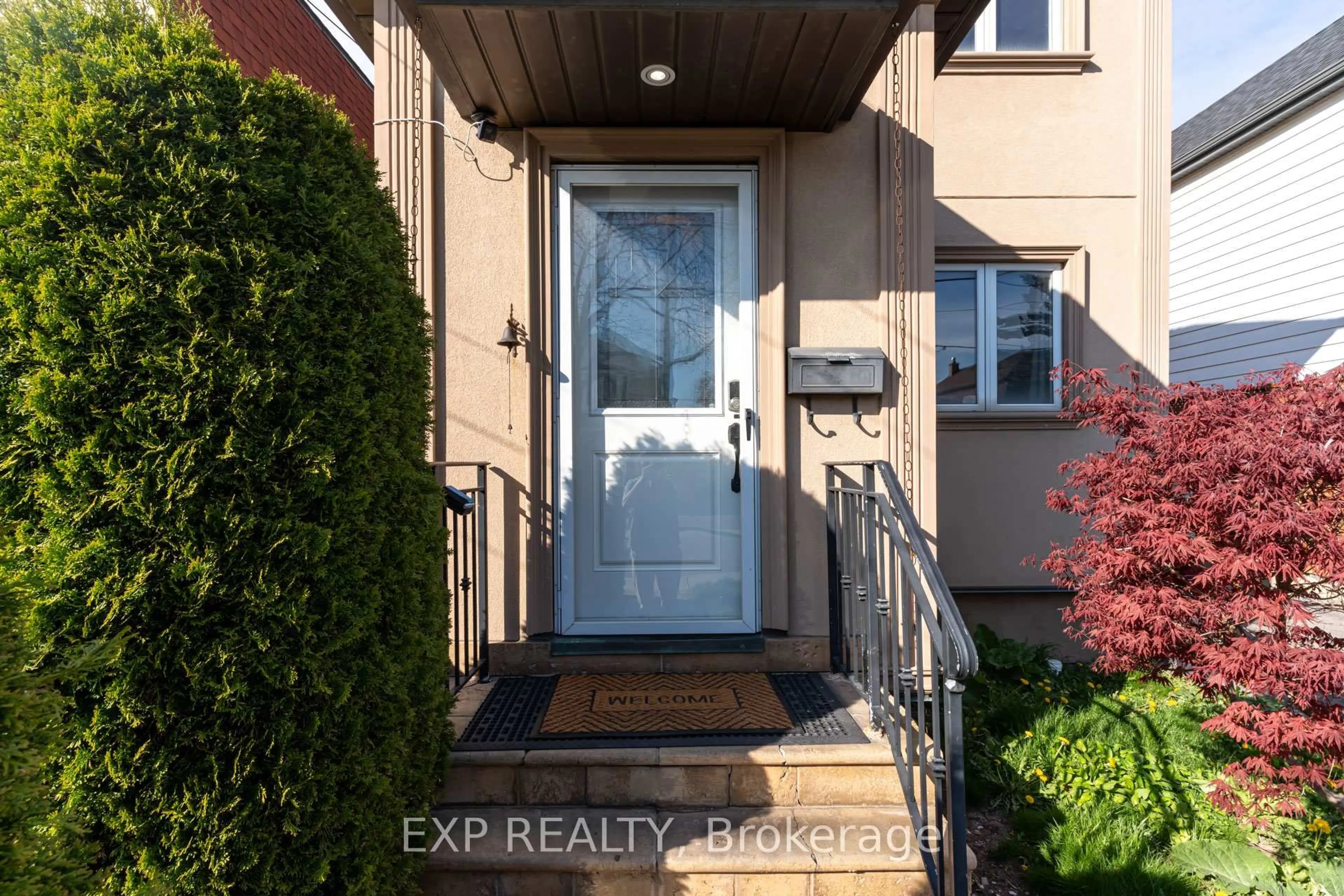 Indoor entryway for 133 Brownville Ave, Toronto Ontario M6N 4L2