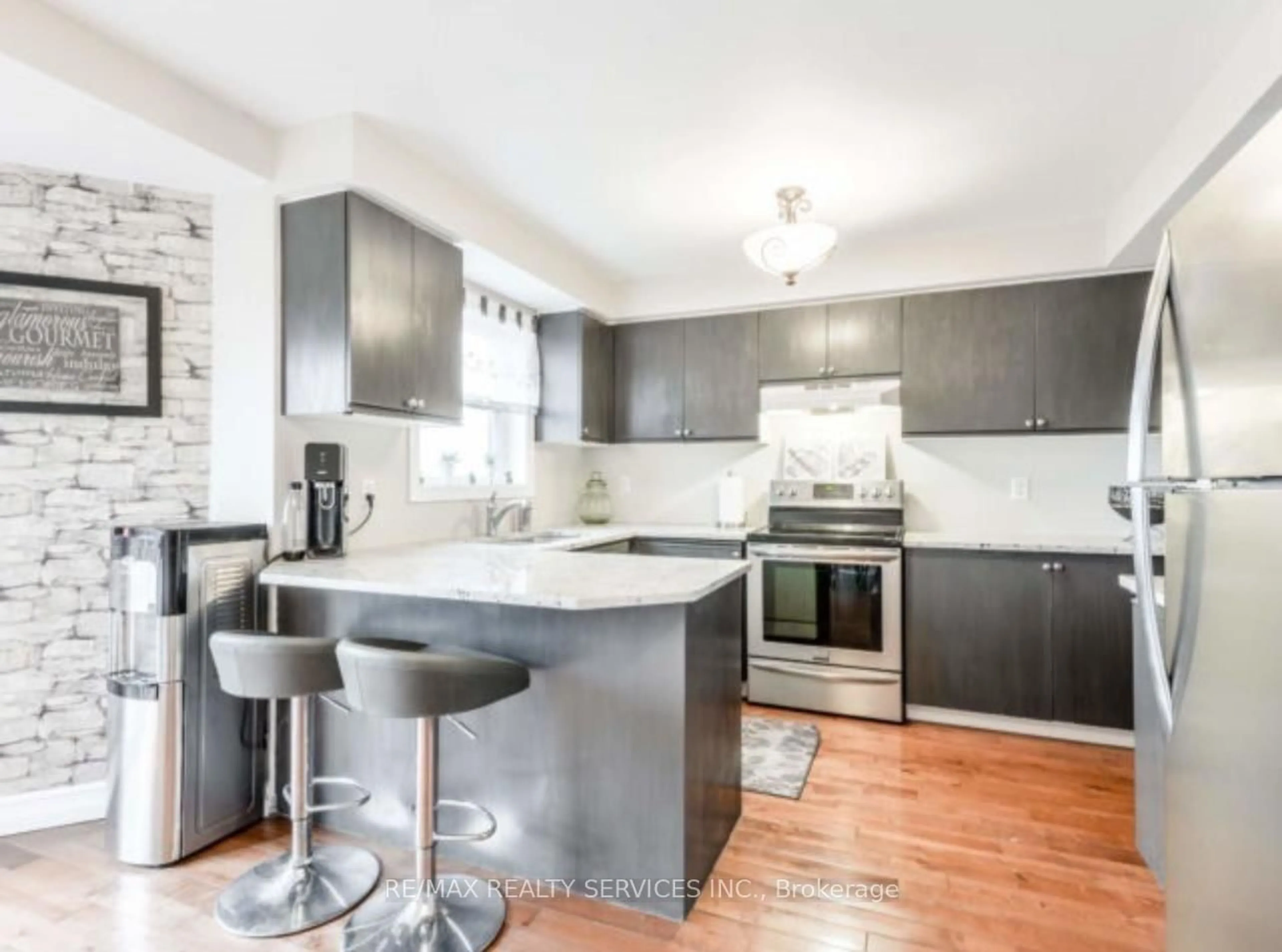 Open concept kitchen, unknown for 411 Jay Cres, Orangeville Ontario L9W 4Z1