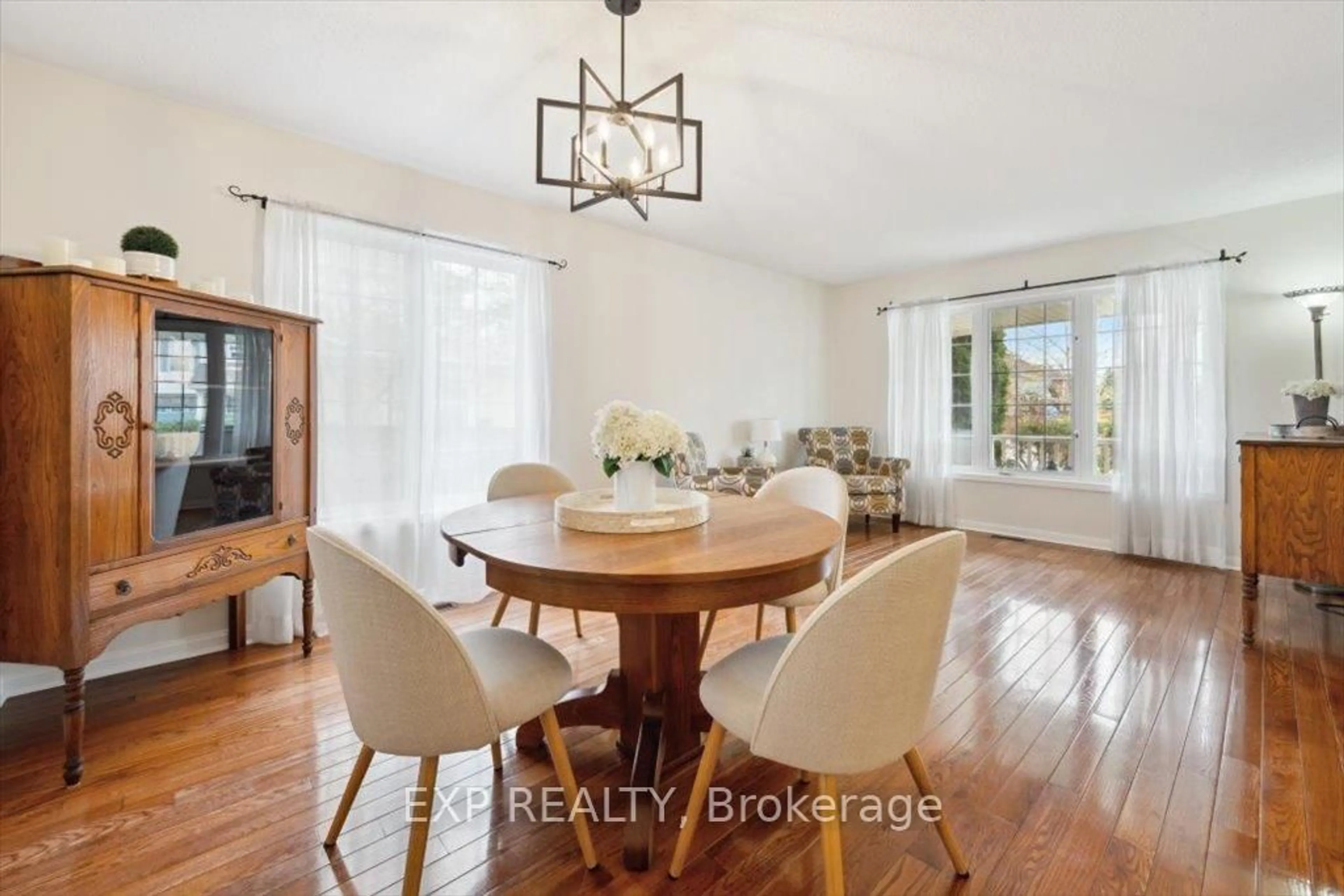 Dining room, unknown for 1547 Dinsmore Dr, Milton Ontario L9T 5L5