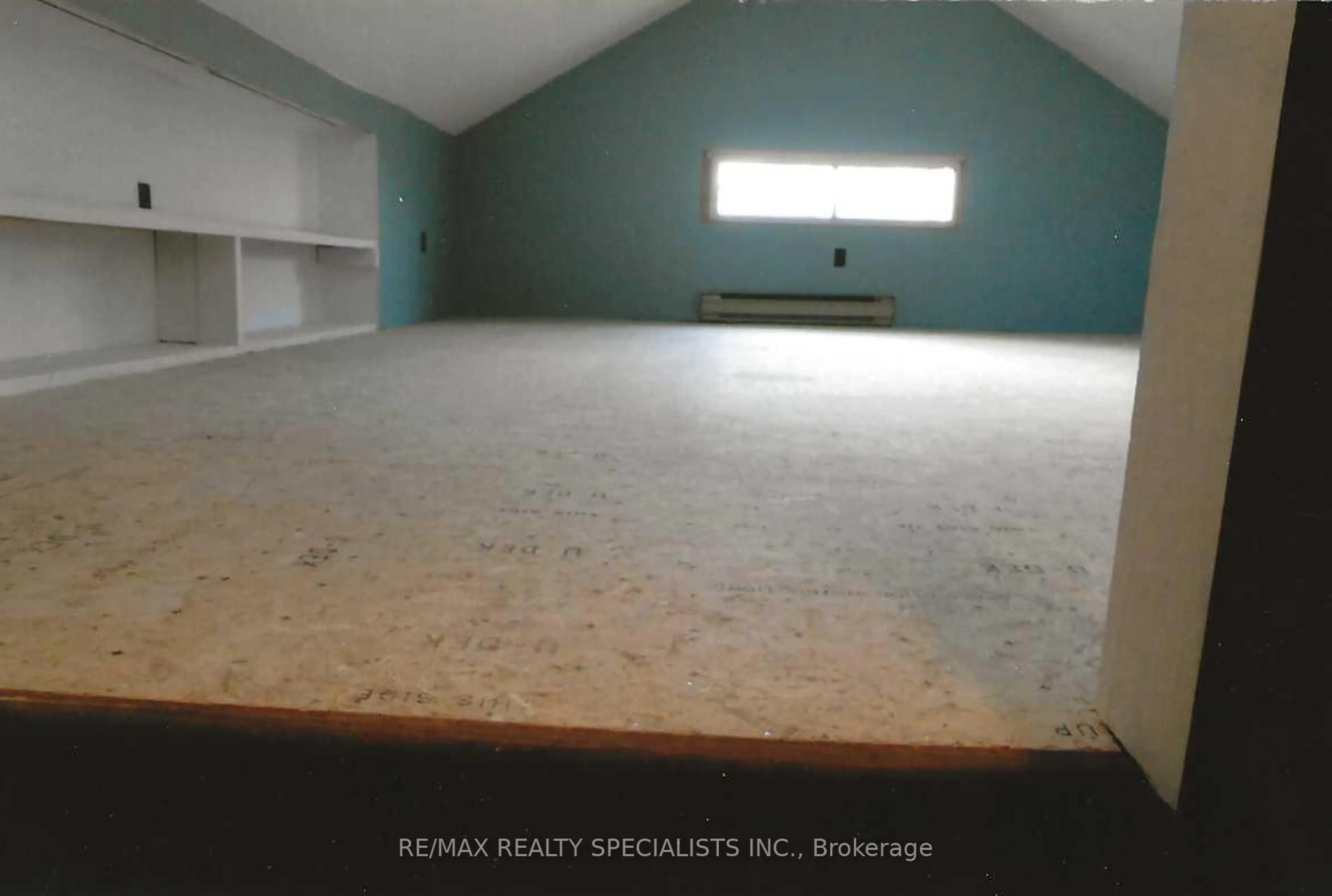 A pic of a room for 16 Wellington St, Brampton Ontario L6W 1Y2