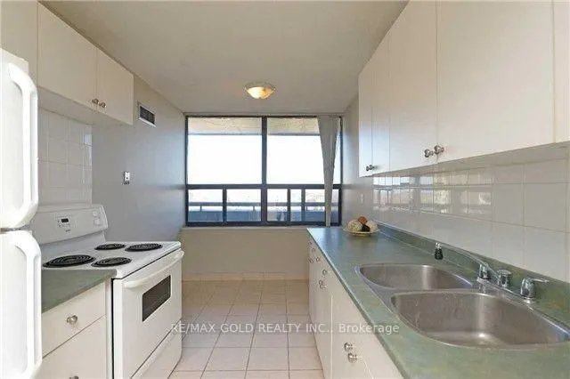 Additional property image - 18 Knightsbridge Rd Unit 809