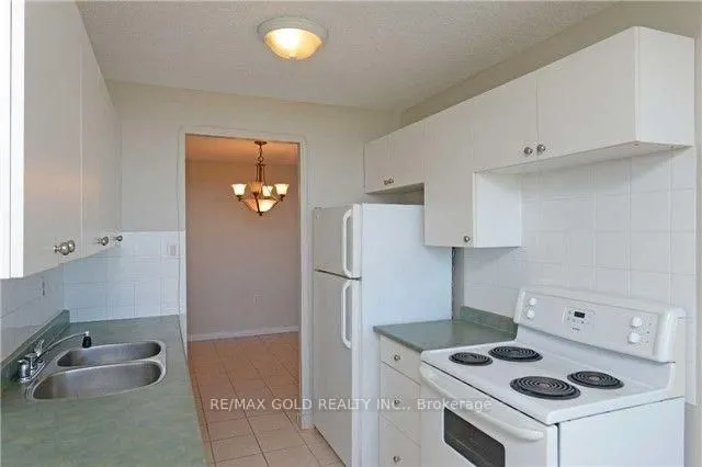 Additional property image - 18 Knightsbridge Rd Unit 809
