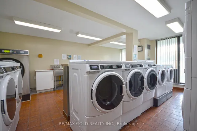Additional property image - 18 Knightsbridge Rd Unit 809