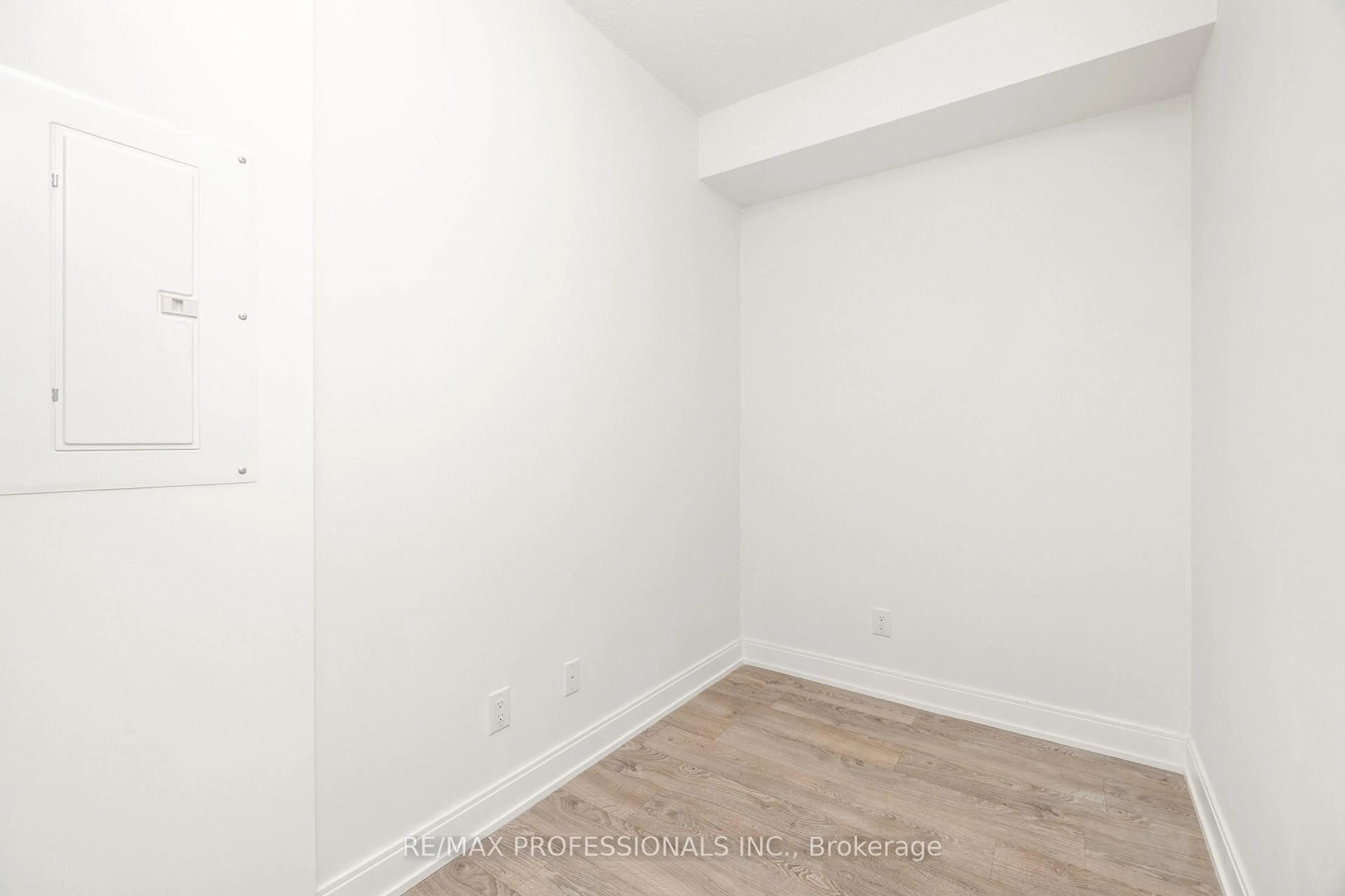 A pic of a room for 70 Annie Craig Dr #1106, Toronto Ontario M8V 0G2