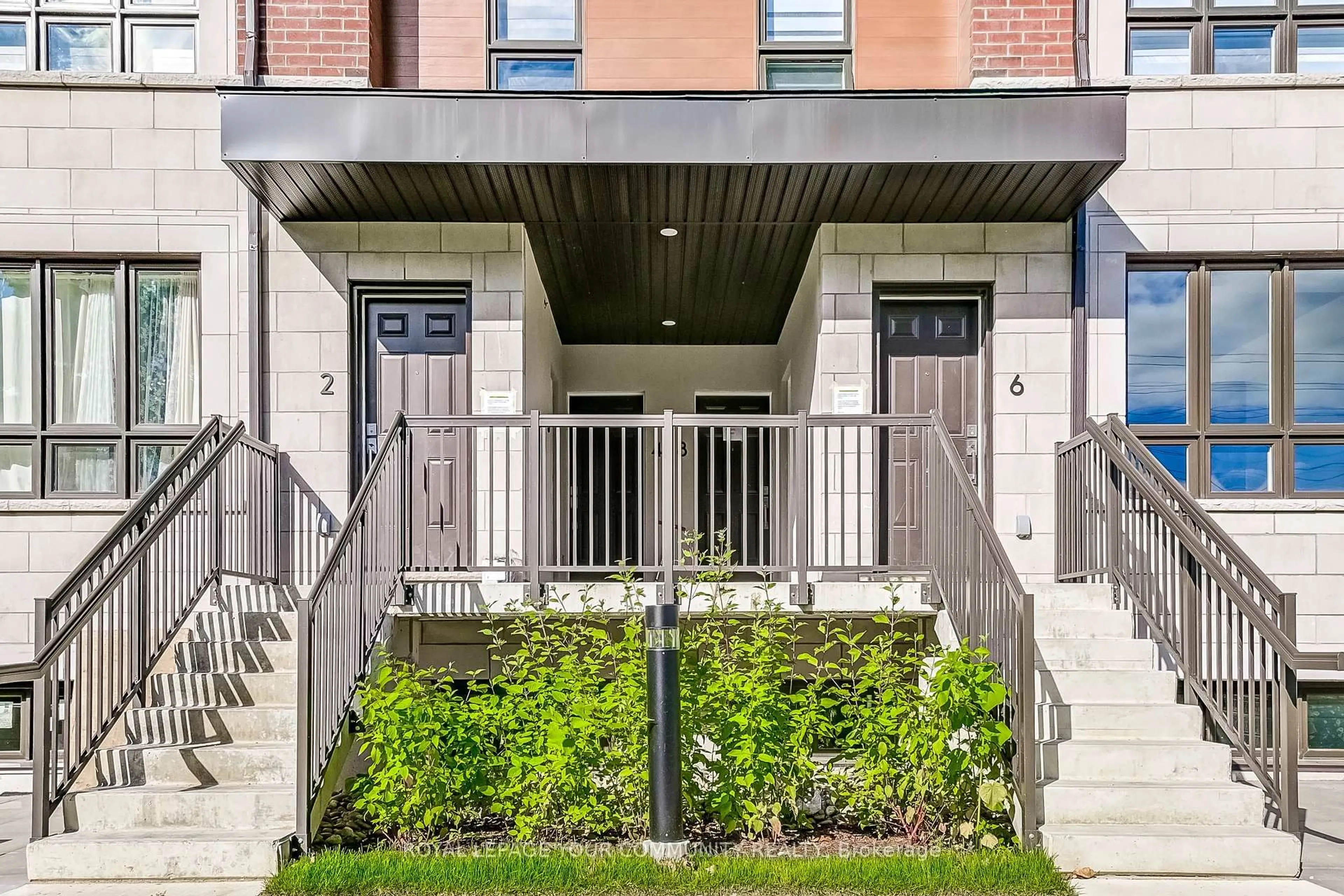 Indoor entryway for 4017 Hickory Dr #Unit 4, Mississauga Ontario L4W 0G6