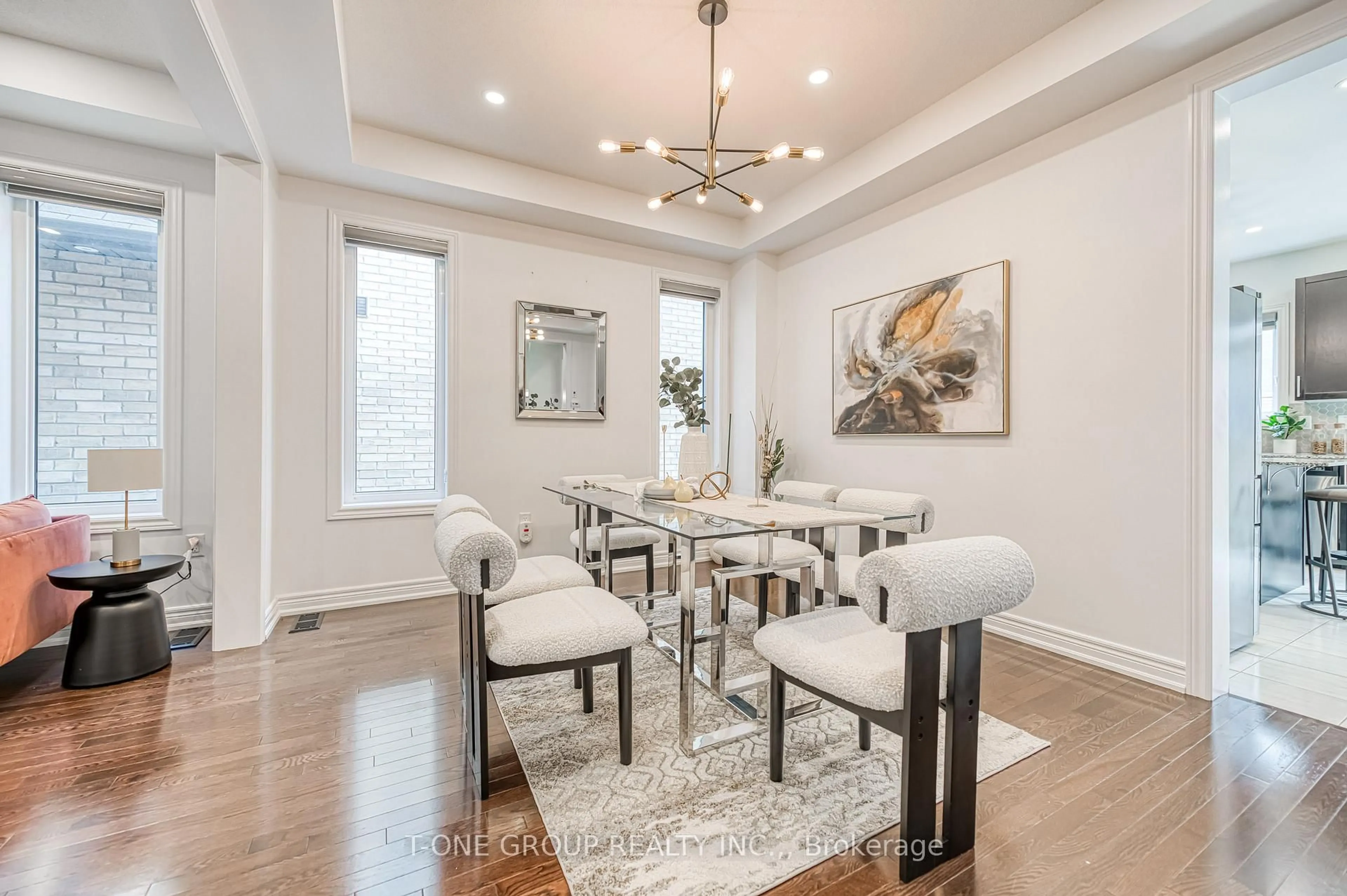 Dining room, unknown for 33 Ezra Cres, Brampton Ontario L7A 5A6