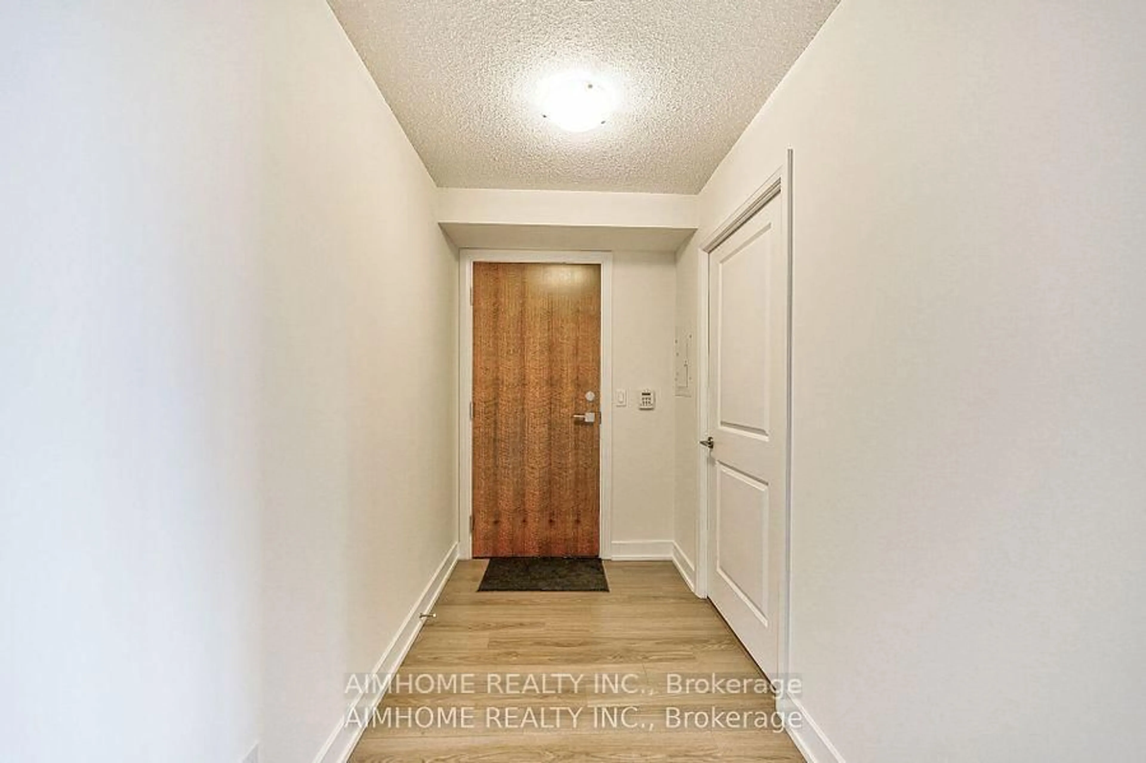 Indoor entryway for 2 Eva Rd #2022, Toronto Ontario M9C 0A9