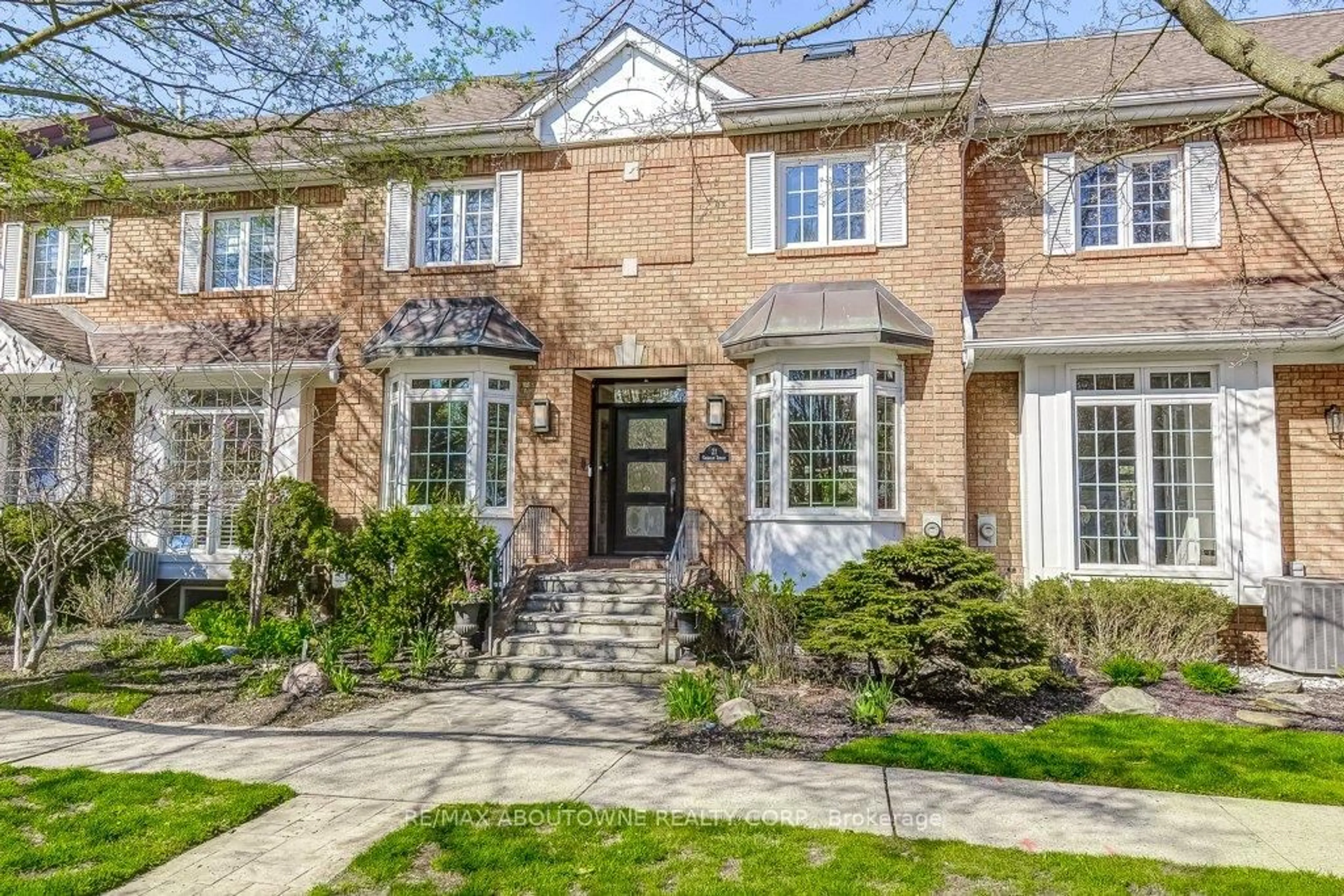 Home with brick exterior material, street for 21 Chisholm St, Oakville Ontario L6K 3W2