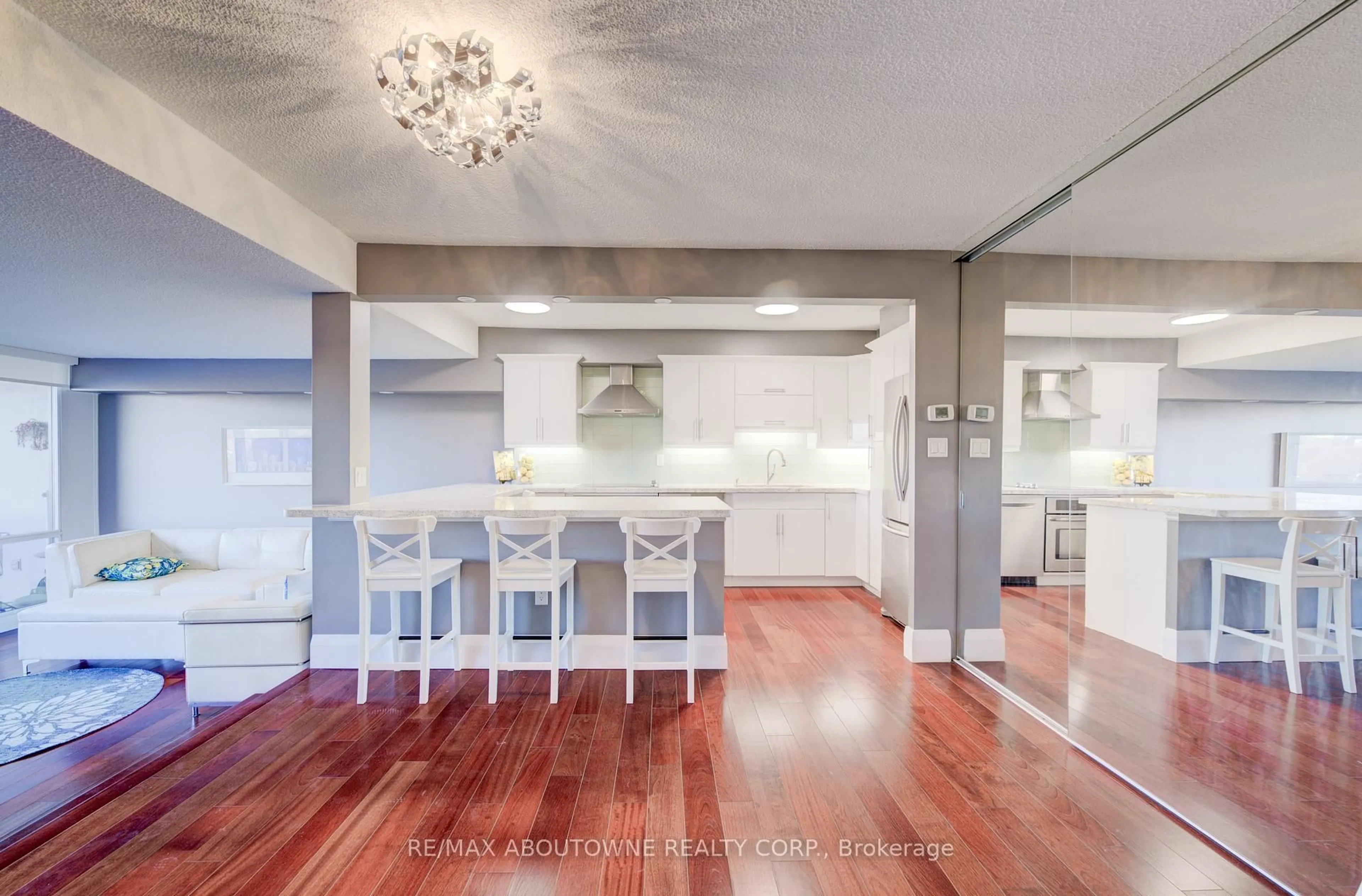 Open concept kitchen, unknown for 260 Scarlett Rd #1006, Toronto Ontario M6N 4X6