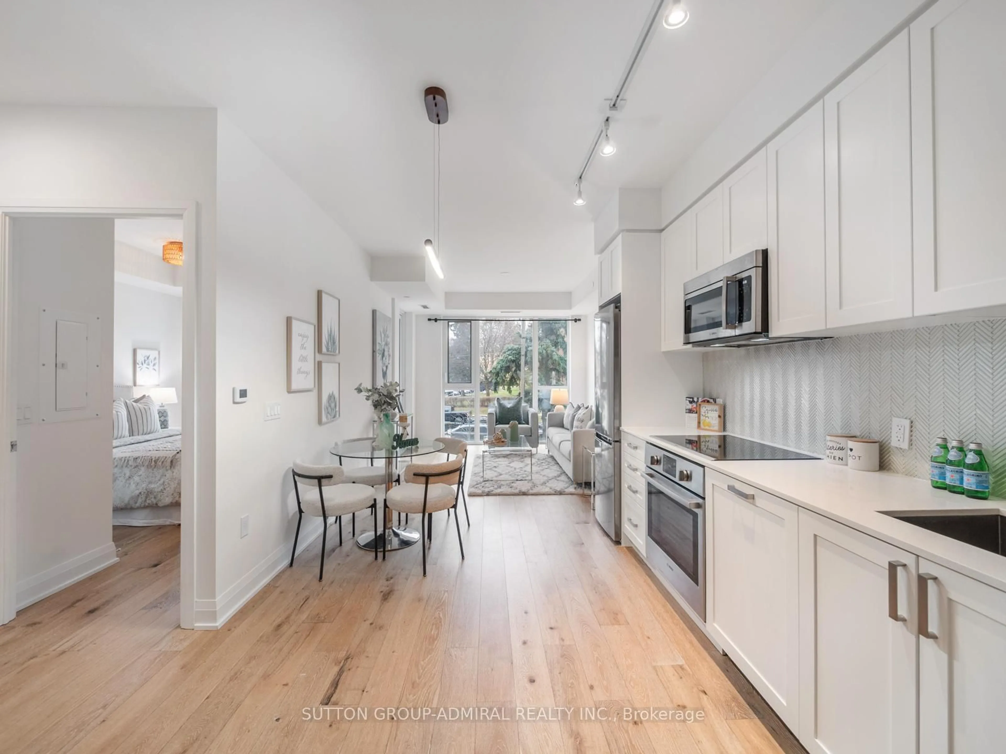 Open concept kitchen, unknown for 293 The Kingsway N/A #218, Toronto Ontario M9A 0E8