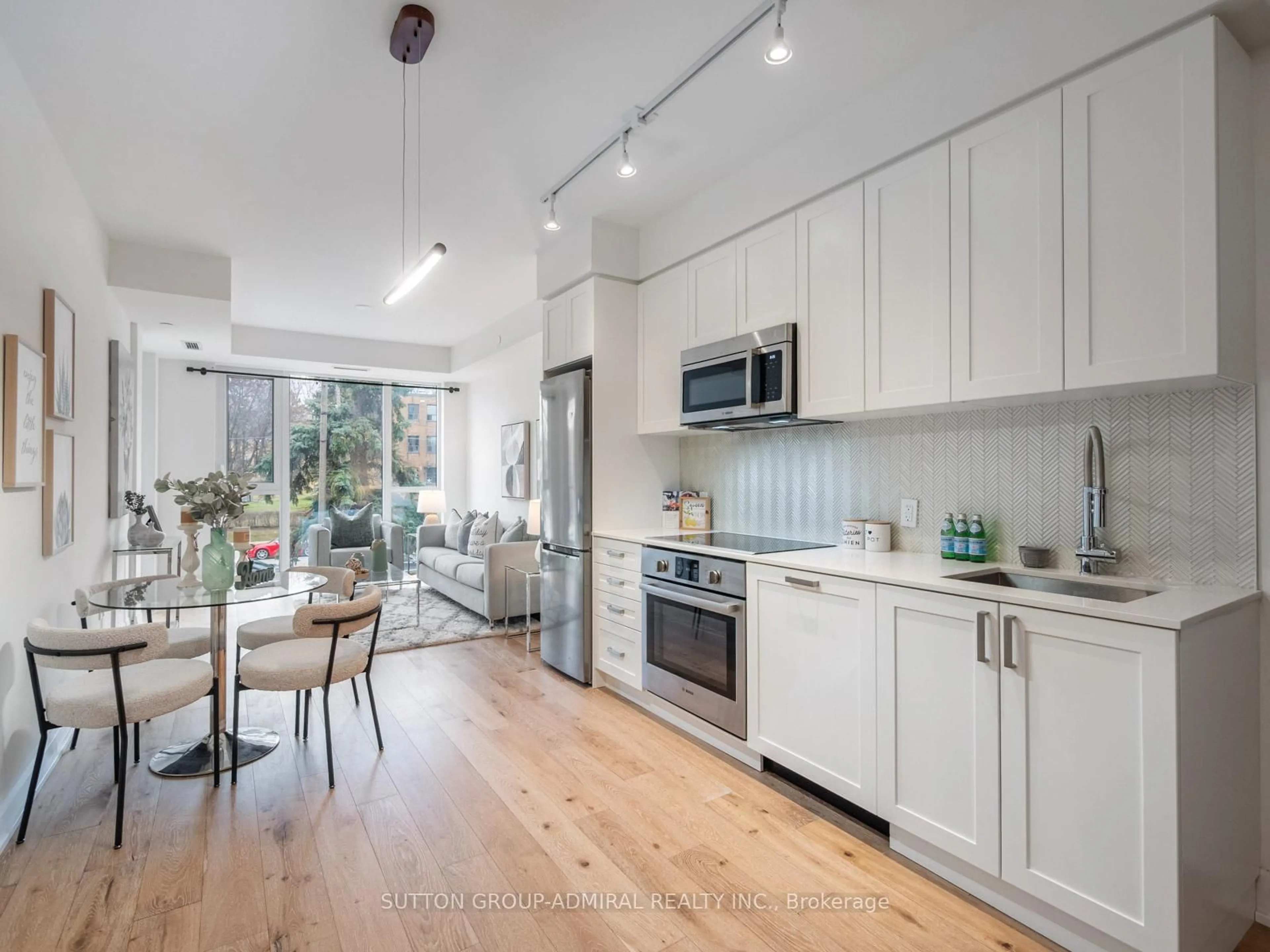 Open concept kitchen, unknown for 293 The Kingsway N/A #218, Toronto Ontario M9A 0E8