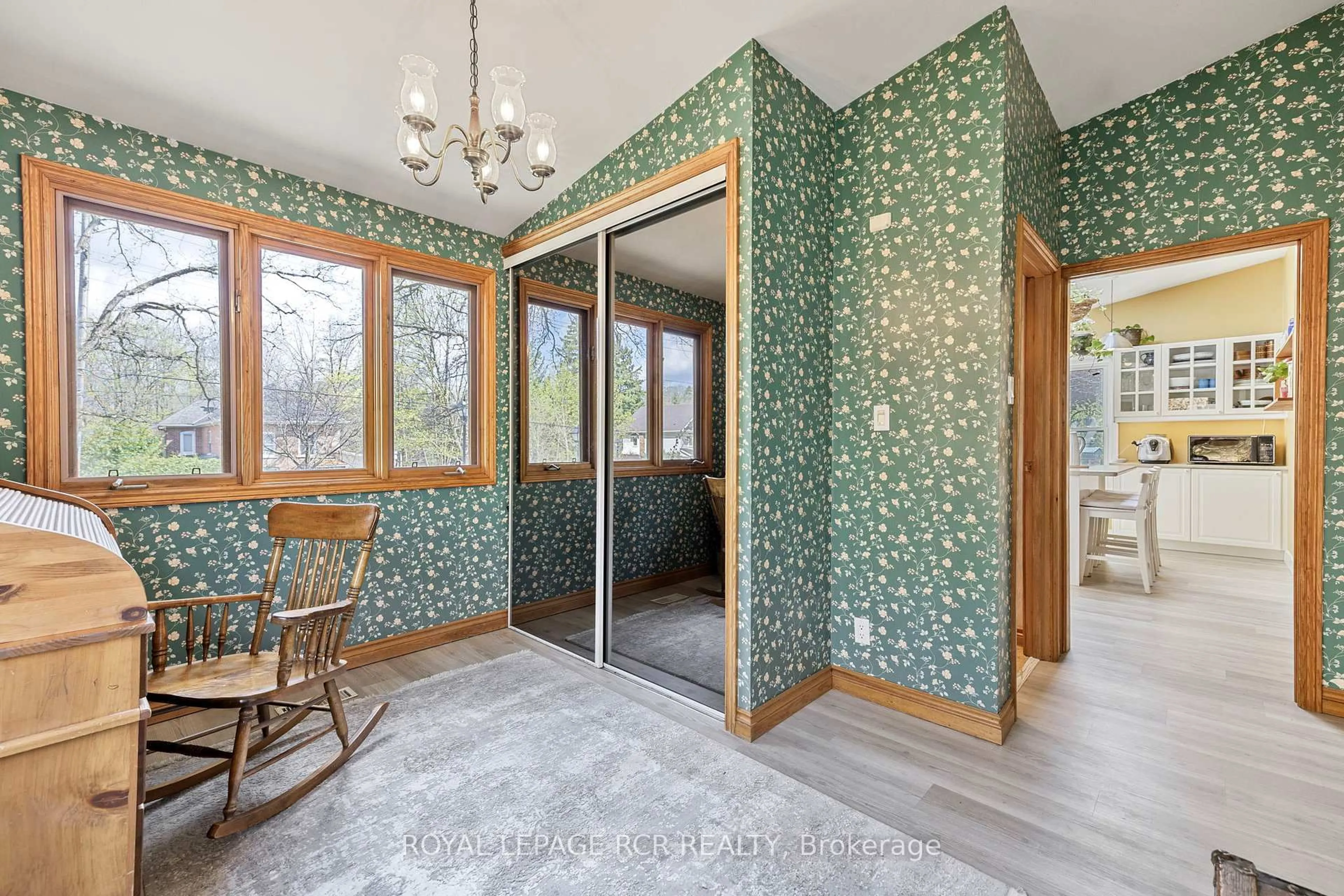 Indoor entryway for 91 King St, Caledon Ontario L7E 1A2