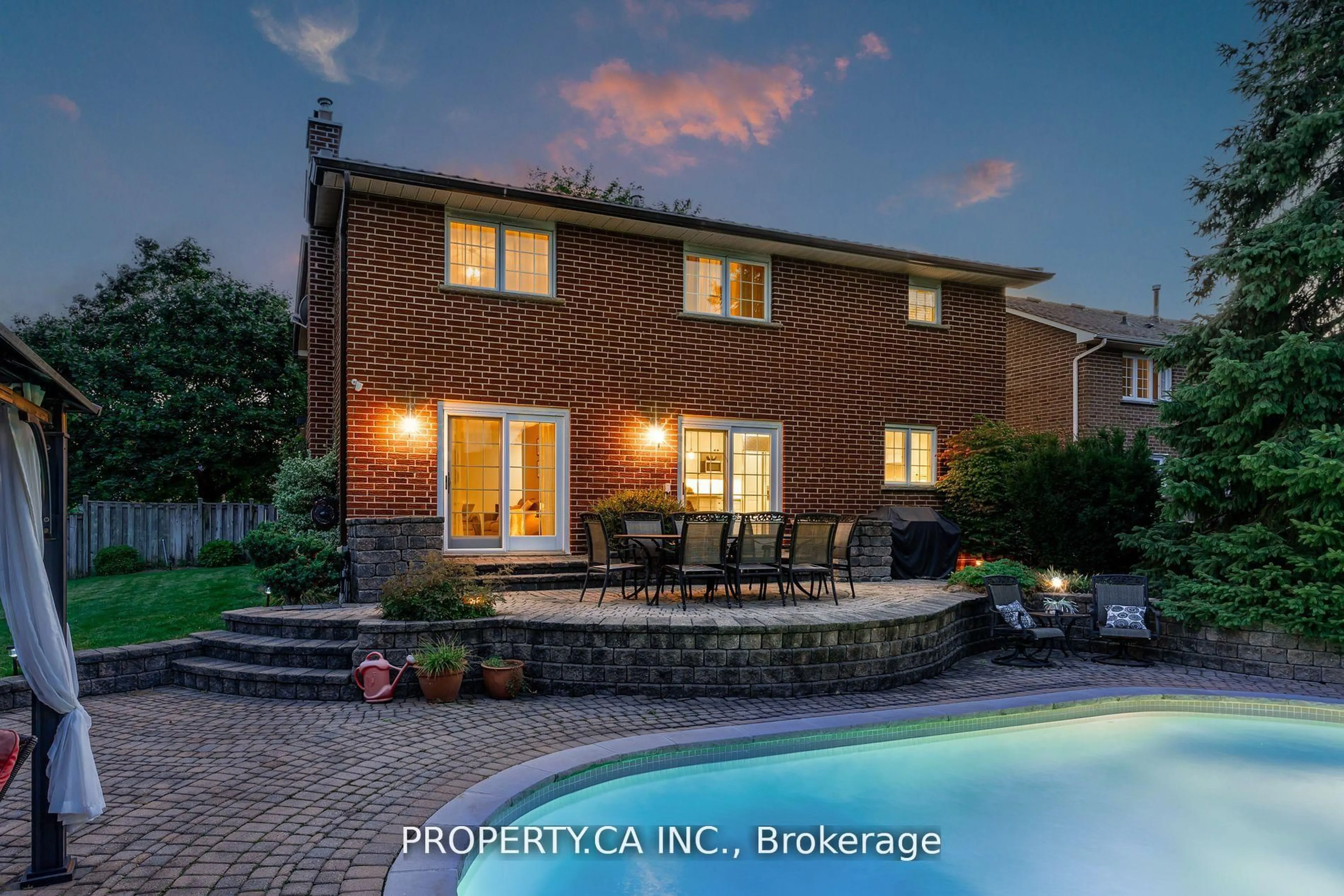 A pic from outside/outdoor area/front of a property/back of a property/a pic from drone, unknown for 4265 Westminster Pl, Mississauga Ontario L4W 3V4