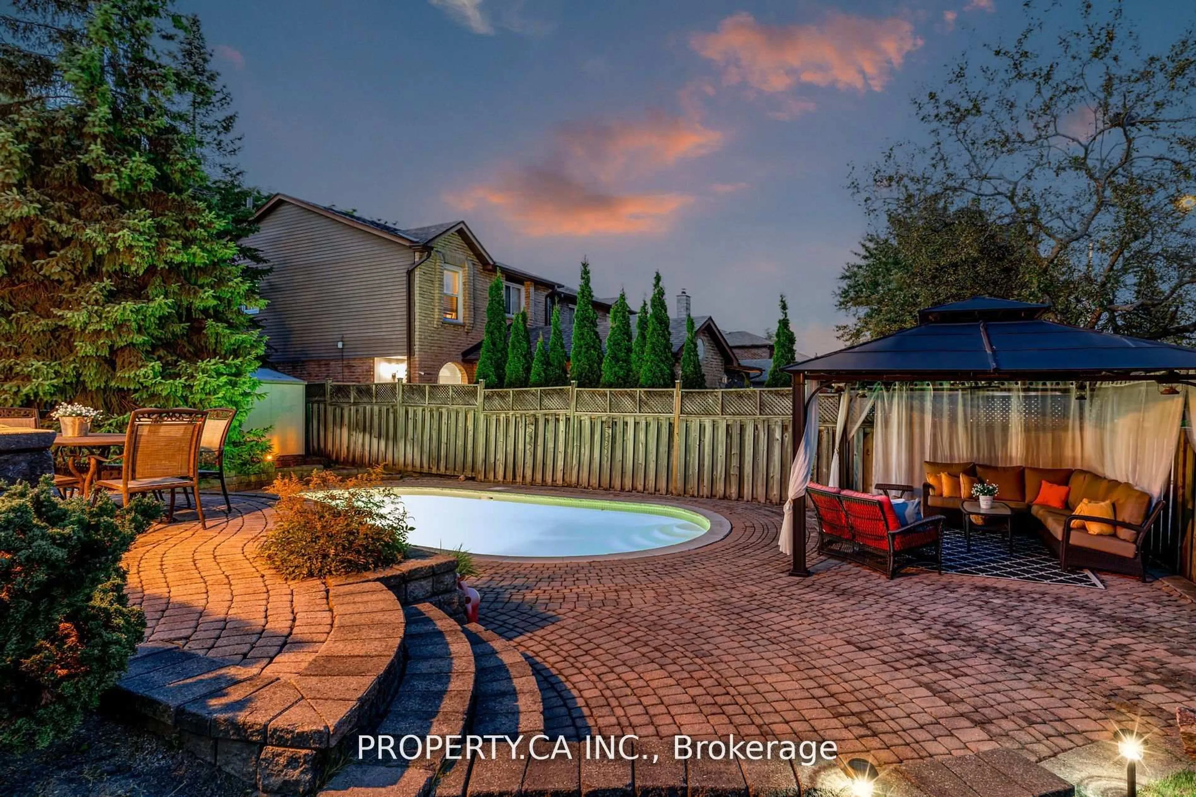 A pic from outside/outdoor area/front of a property/back of a property/a pic from drone, unknown for 4265 Westminster Pl, Mississauga Ontario L4W 3V4