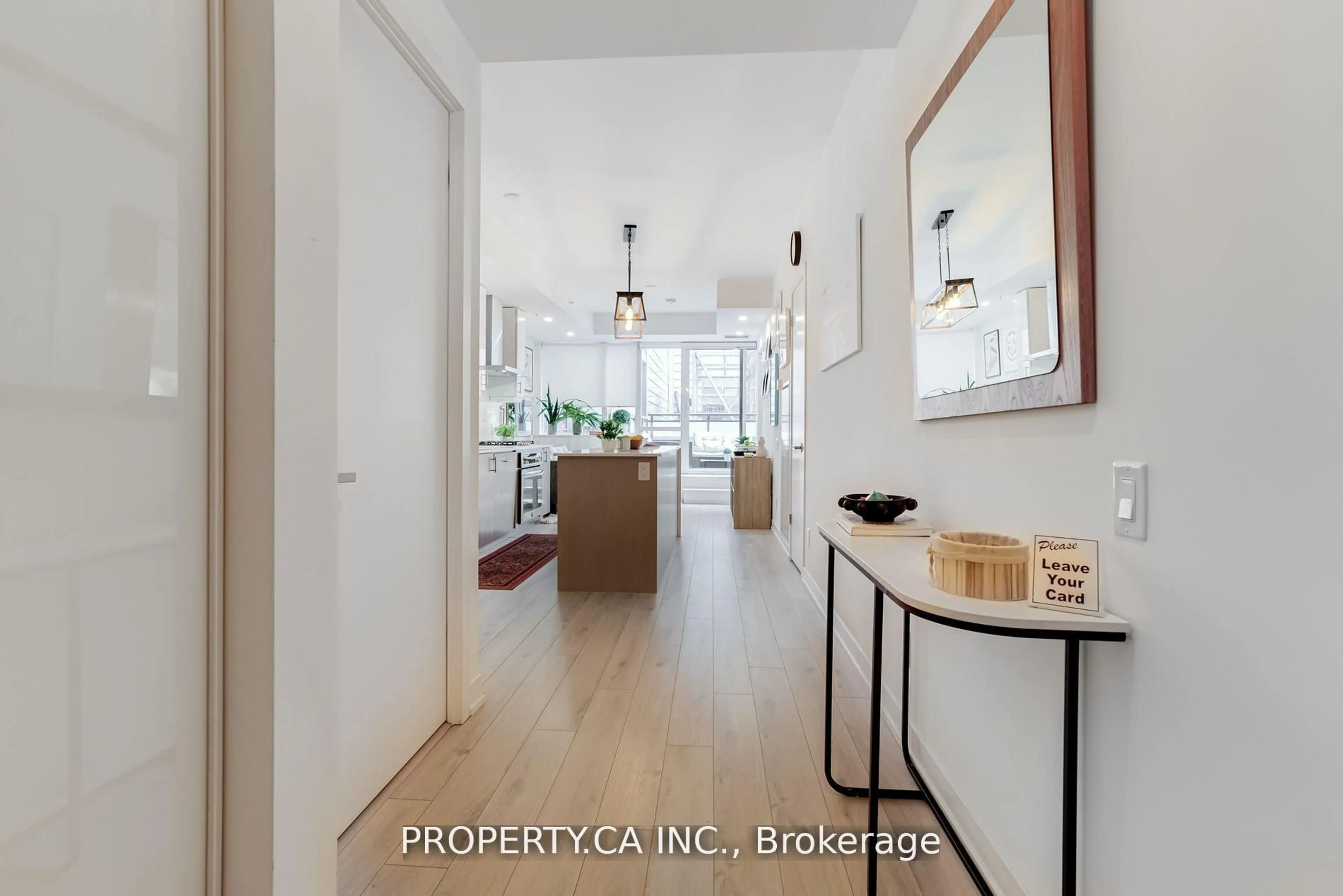 Indoor entryway for 38 Howard Park Ave #212, Toronto Ontario M6R 0A7