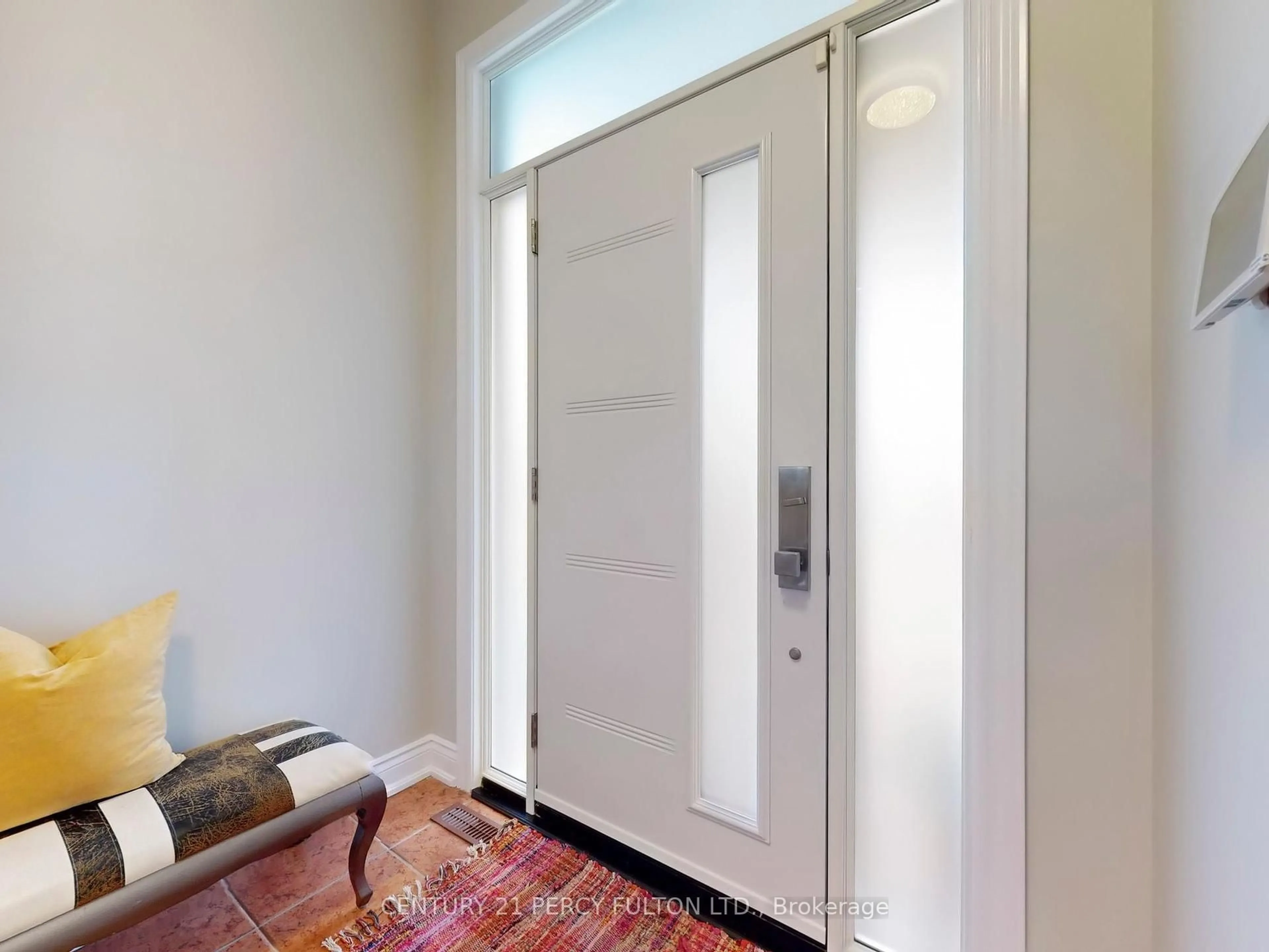 Indoor entryway for 5695 Longboat Ave, Mississauga Ontario L5M 7E6