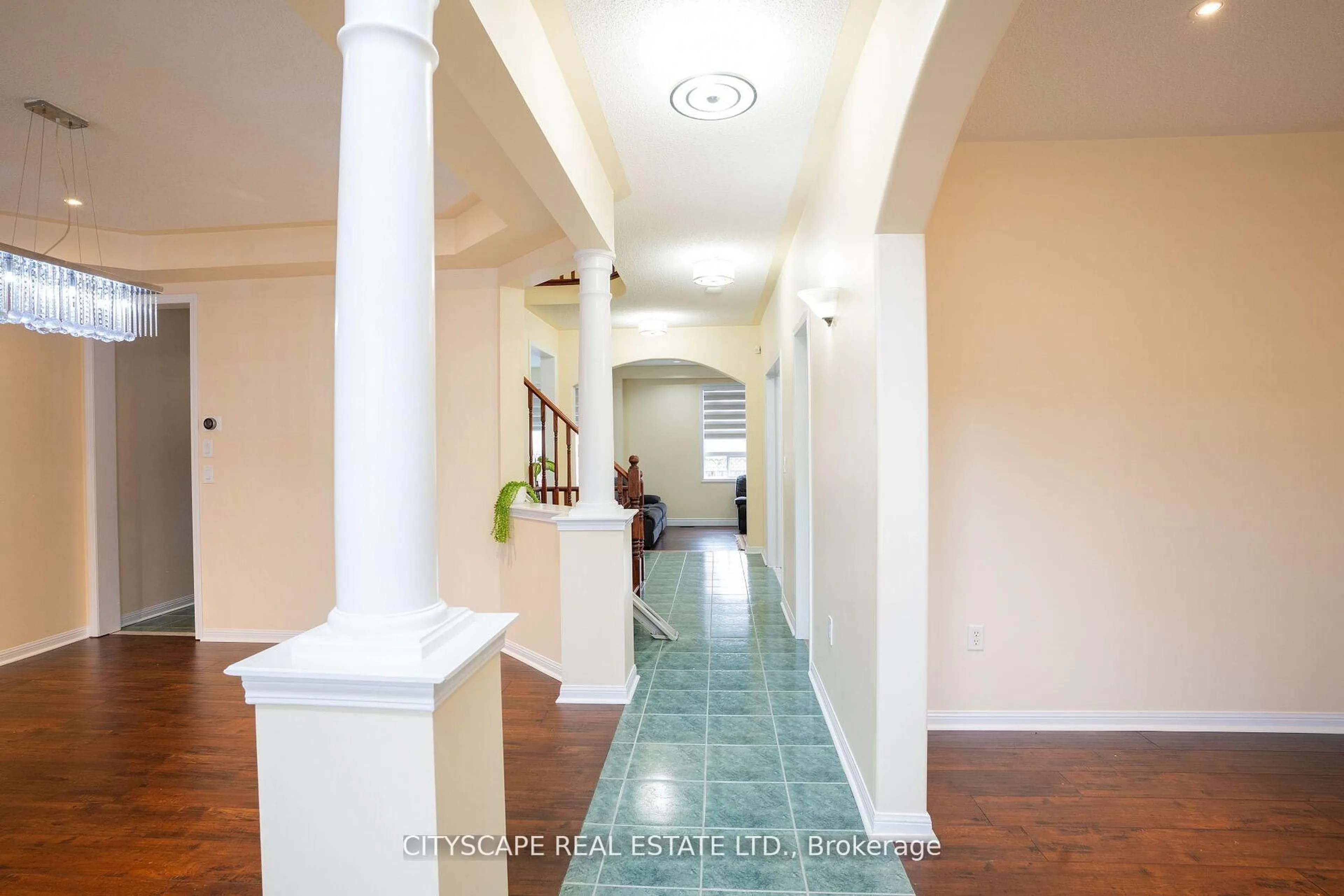 Indoor foyer for 20 Binnery Dr, Brampton Ontario L6P 1A3