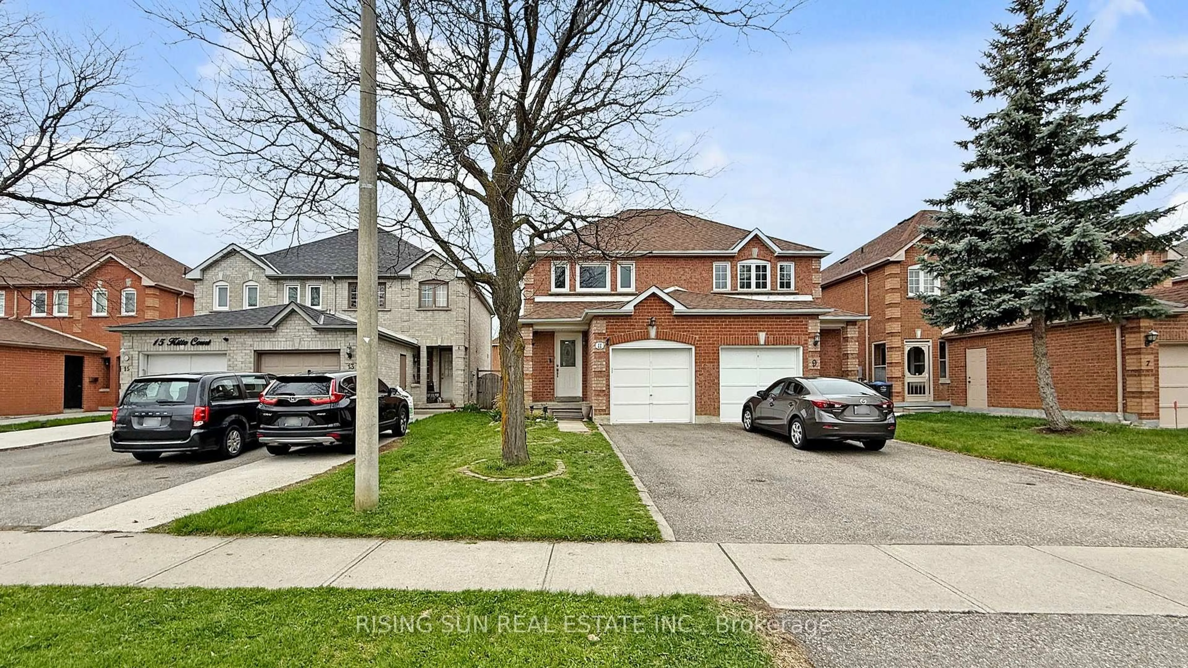 Home with brick exterior material, street for 11 Kitto Crt, Brampton Ontario L6Y 5A9